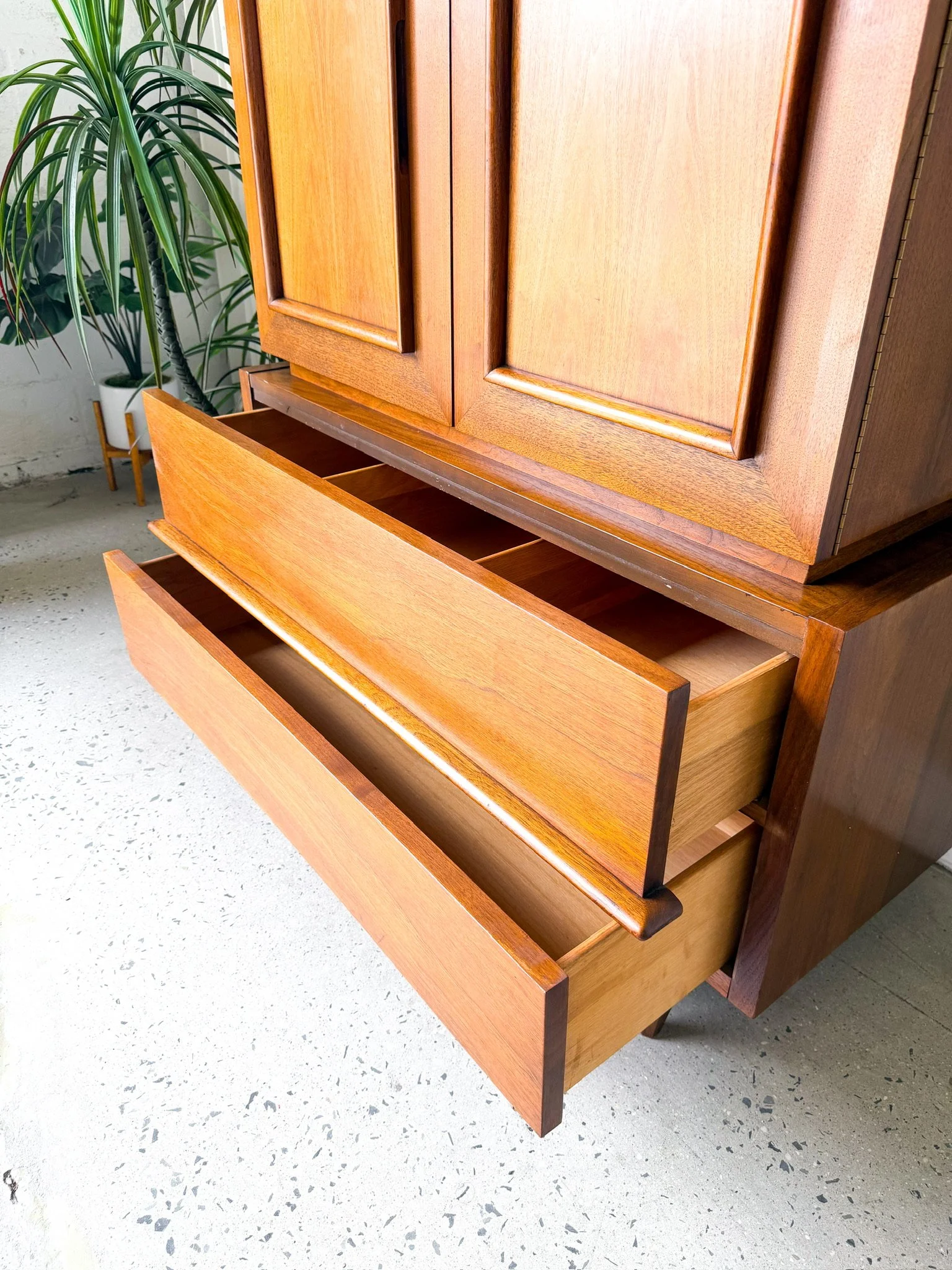 American of Martinsville Walnut Bedroom Set 9.jpg