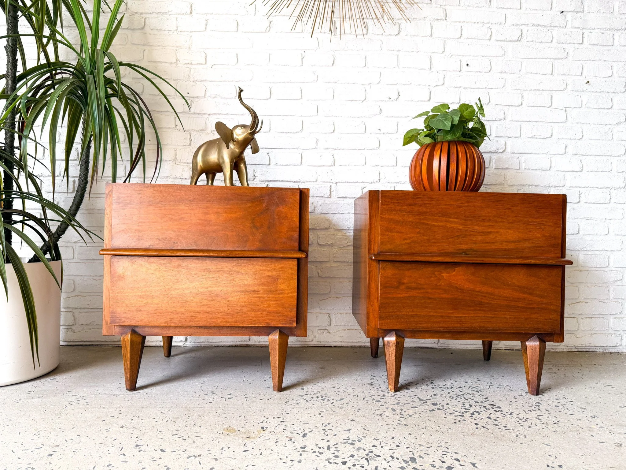 American of Martinsville Walnut Bedroom Set 13.jpg