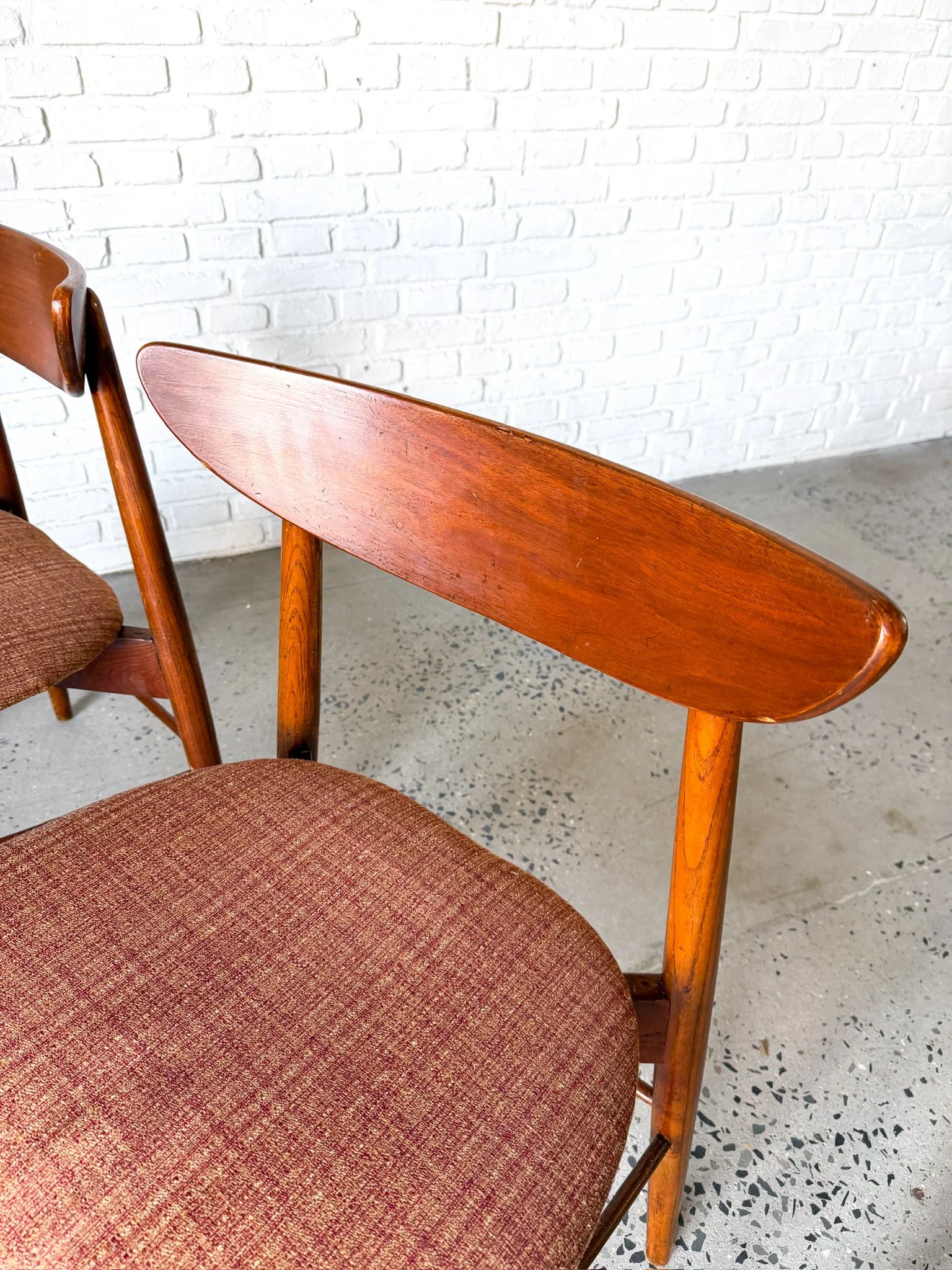 american sculpted back dining chairs4.jpg