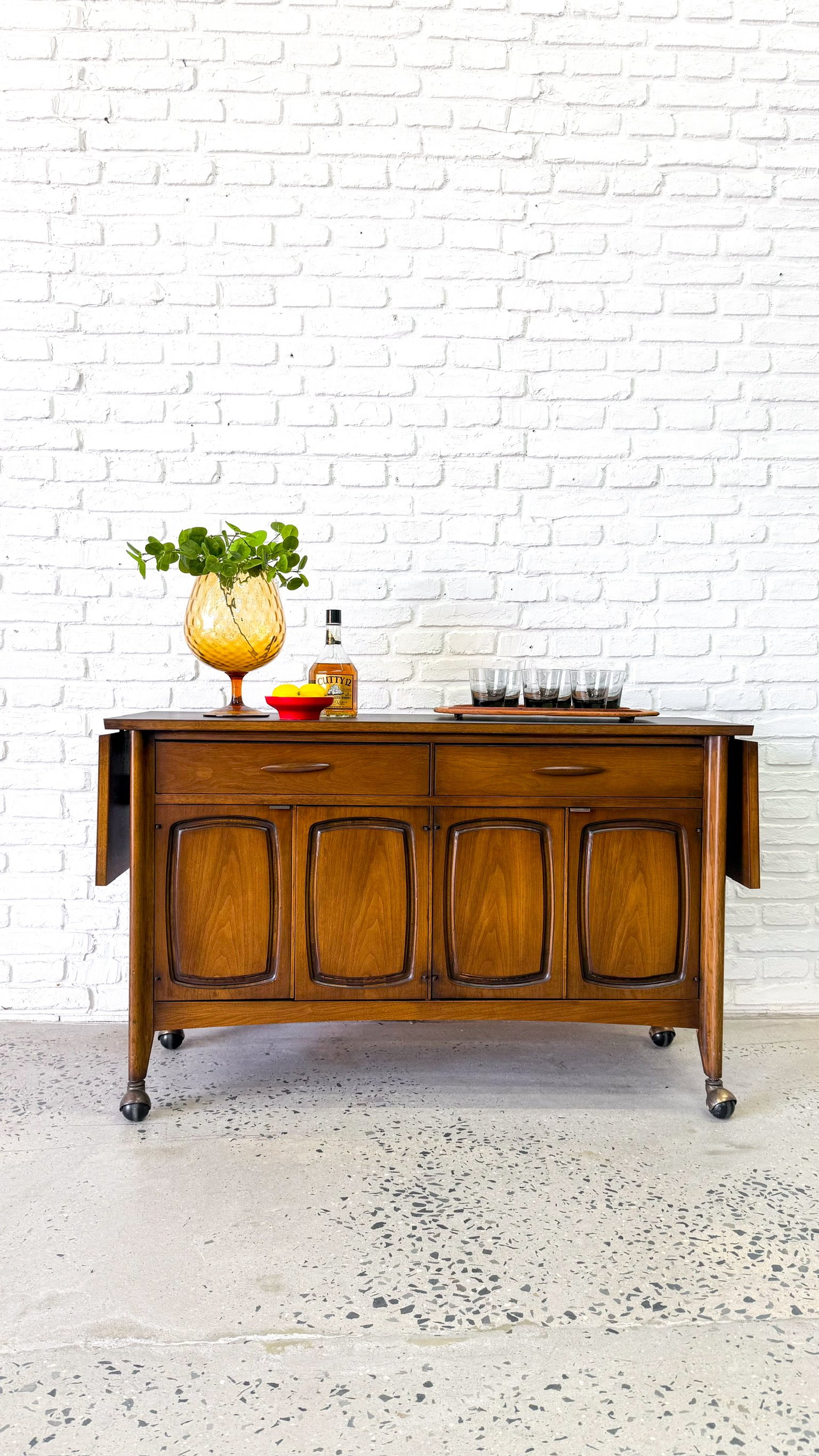 Broyhill Emphasis Bar Cart1.JPG