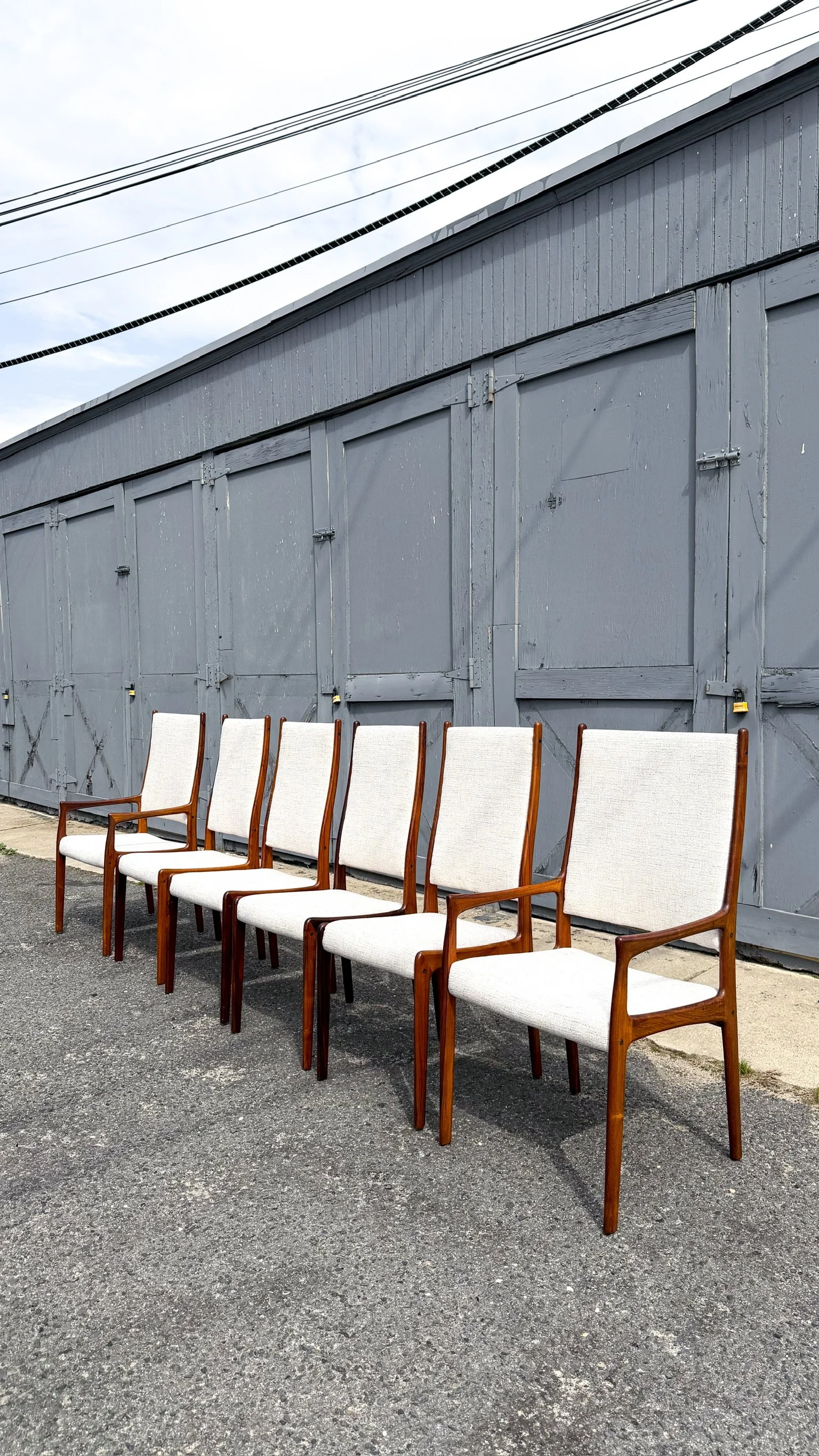 Danish Modern Rosewood Dining Chairs17.jpg