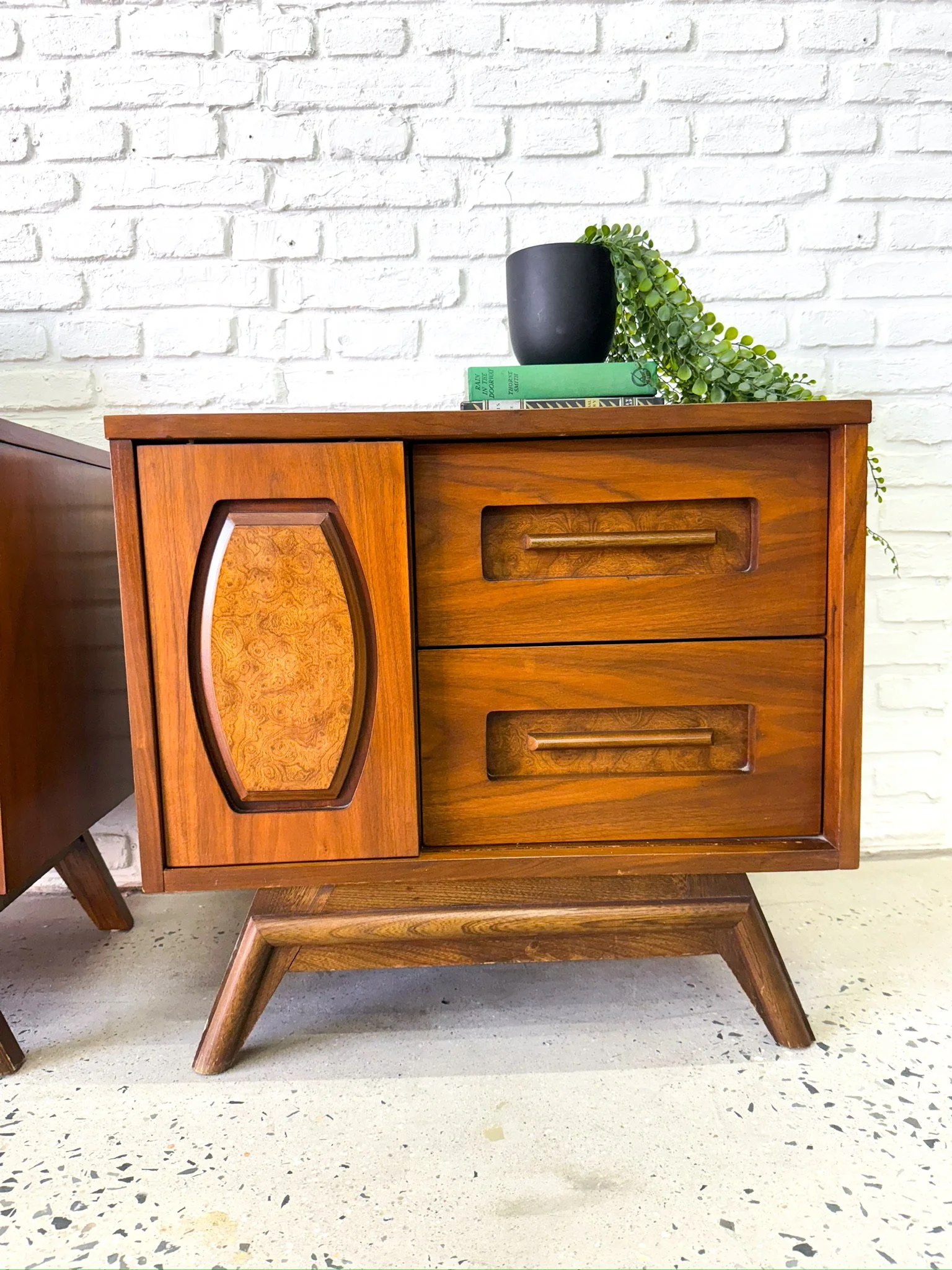 Young MFG Nightstands6.JPG