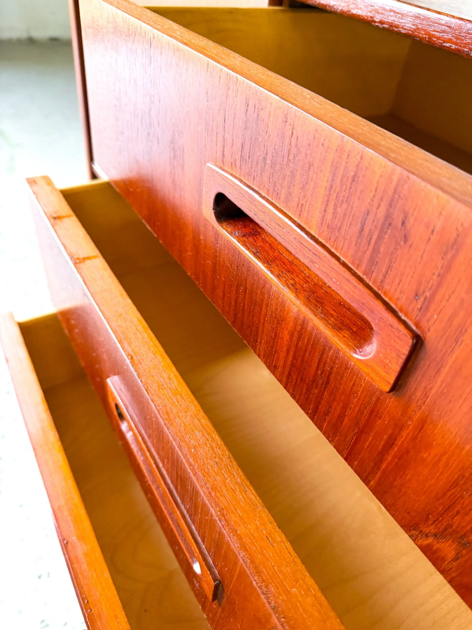 teak single piece hutch or room divider12.jpg