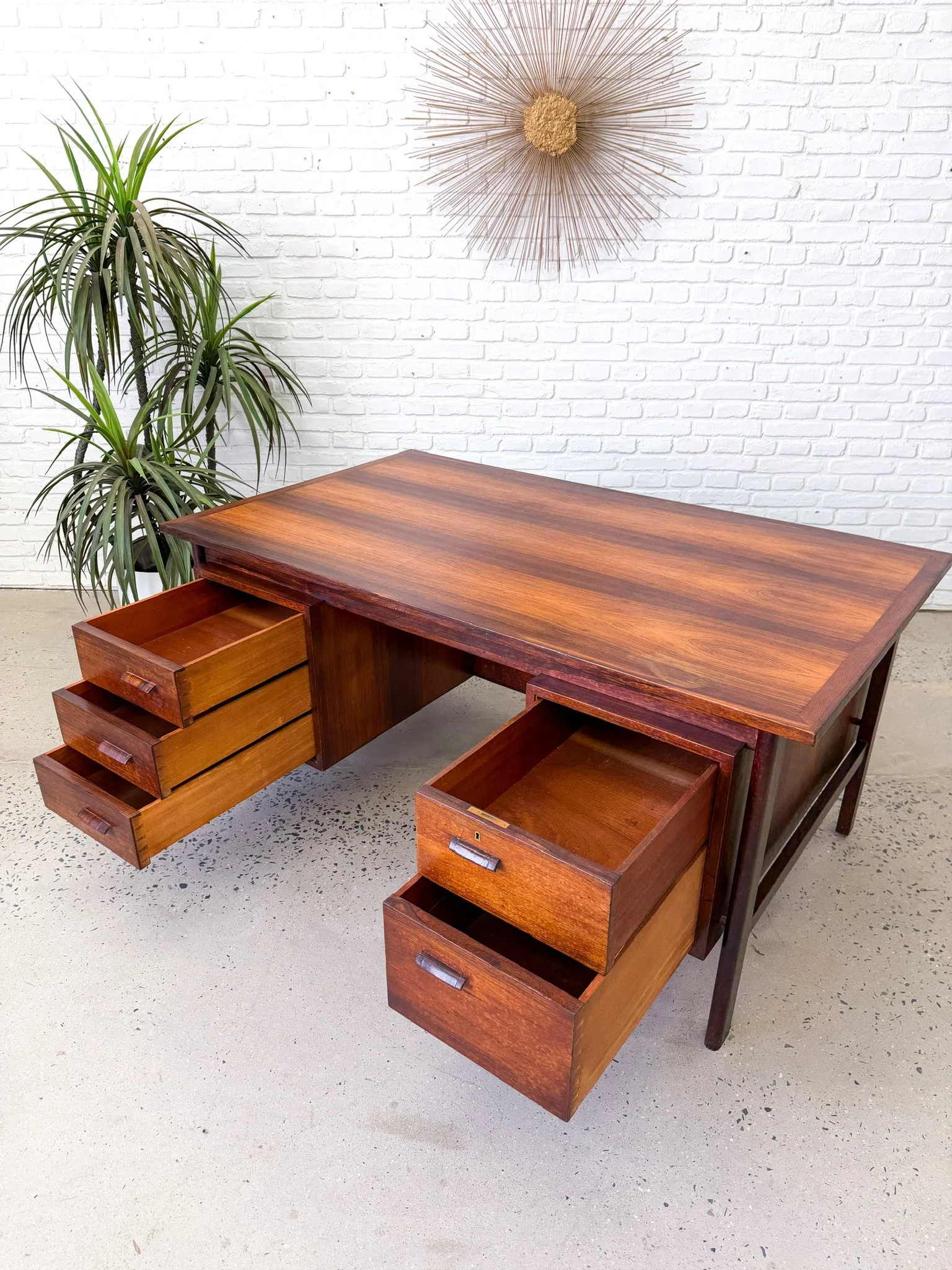 Rosewood Executive Desk12.jpg