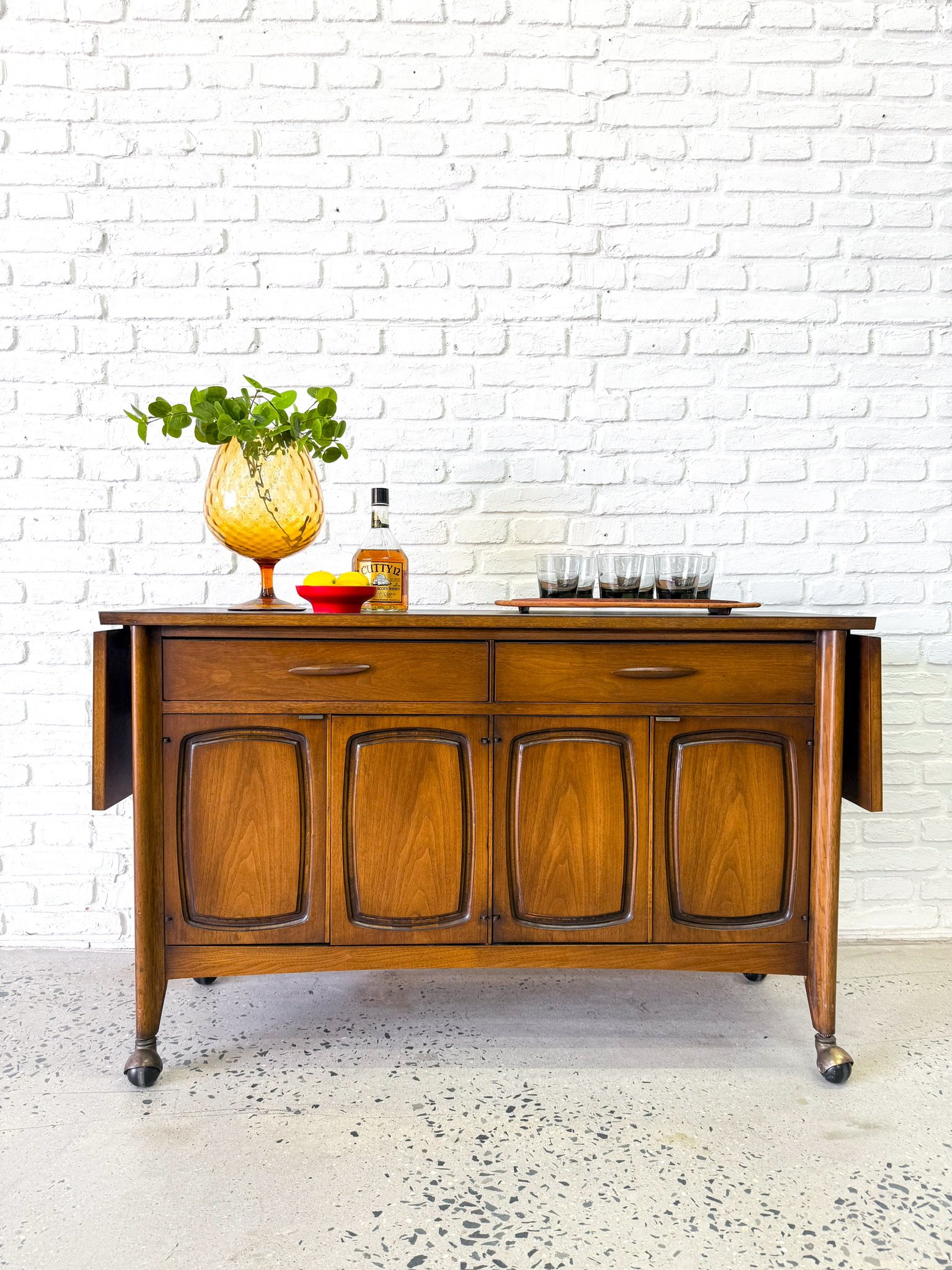 Broyhill Emphasis Bar Cart8.JPG