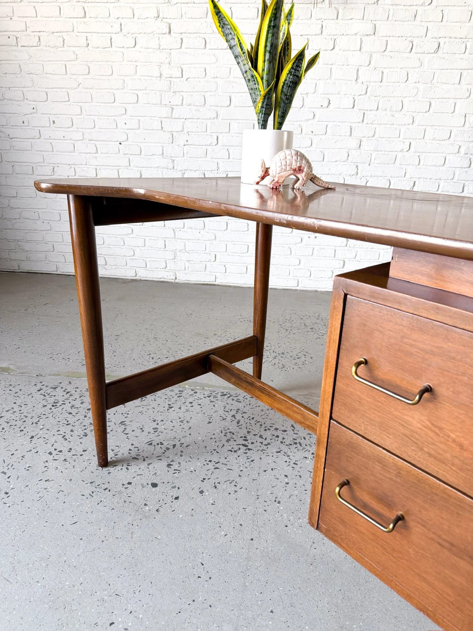 Drexel Dania Small Desk4.jpg