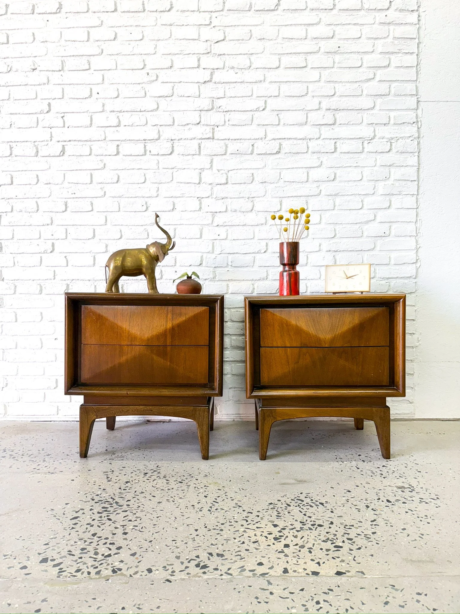 Diamond Front Bedroom Set15.JPG