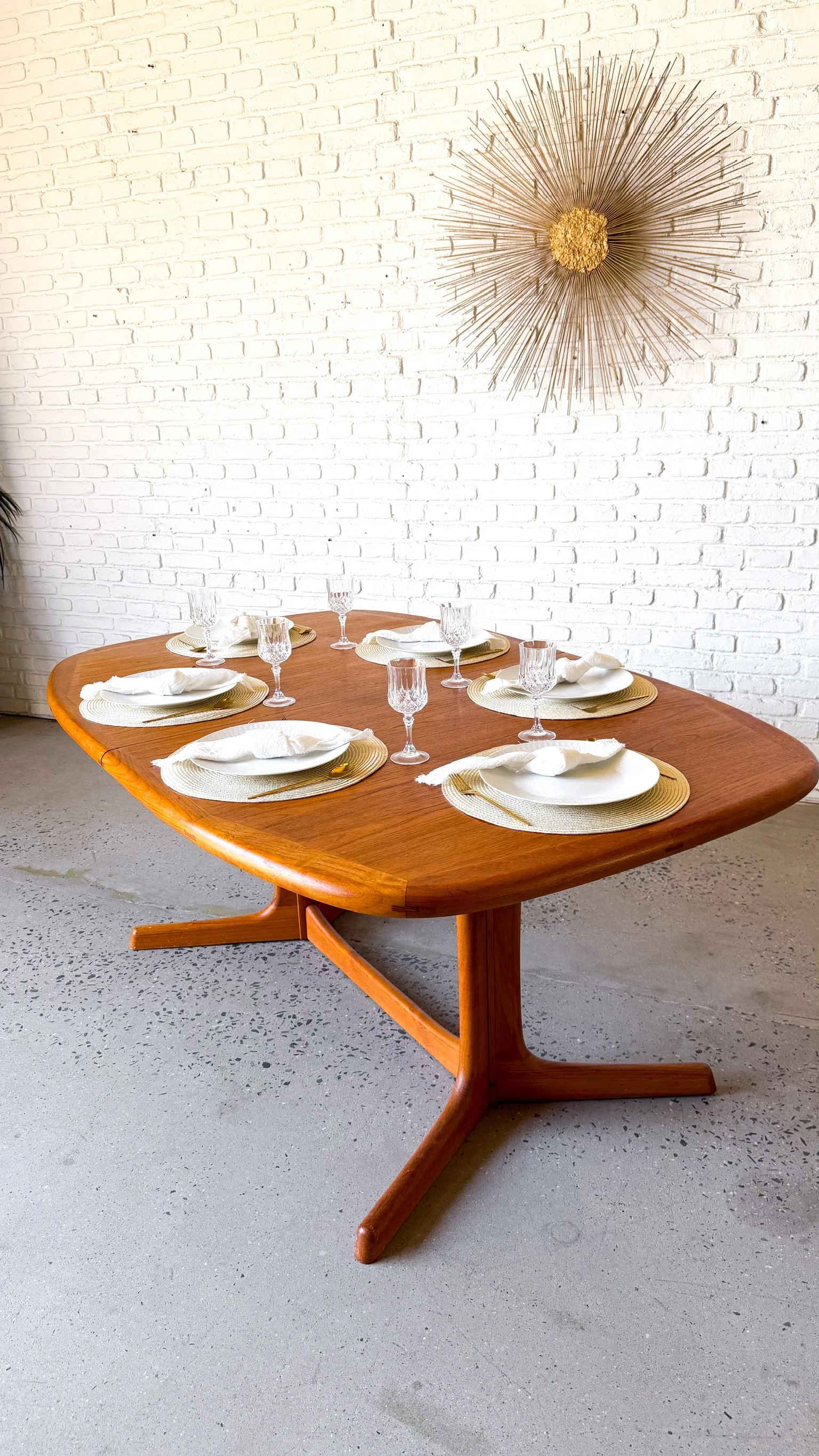 Teak dining table with 2 leaves by Dyrlund Denmark2.jpg