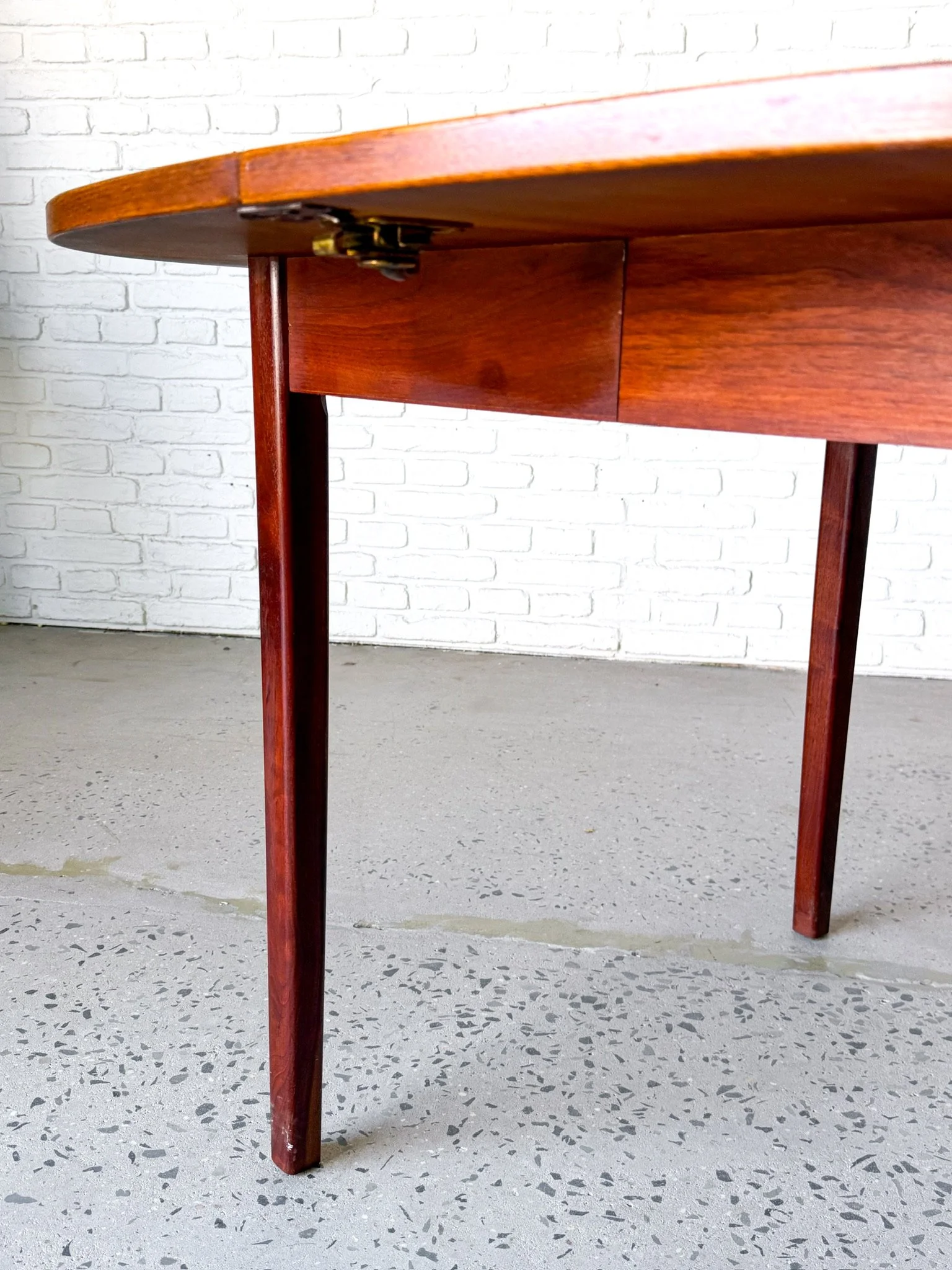 Founders Oiled Walnut Dining Table With Two Leaves7.jpg