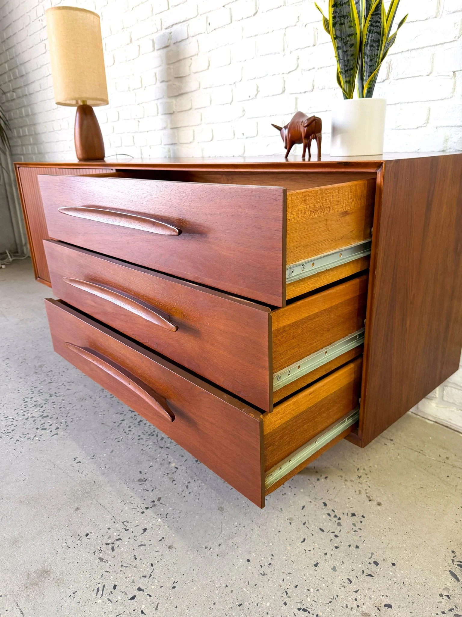 1960s Mid Century Modern Walnut Lowboy Dresser15.jpg