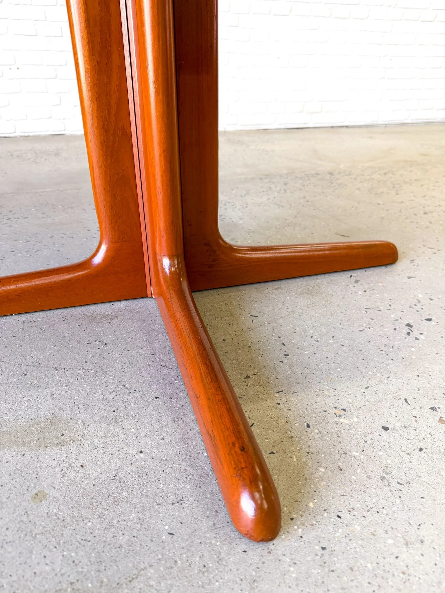 Danish Modern Circular Dining Table with Two Leaves11.jpg