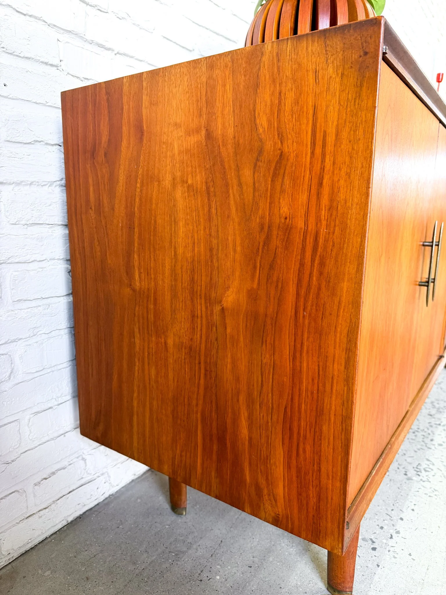 Mid Century Walnut Credenza13.jpg