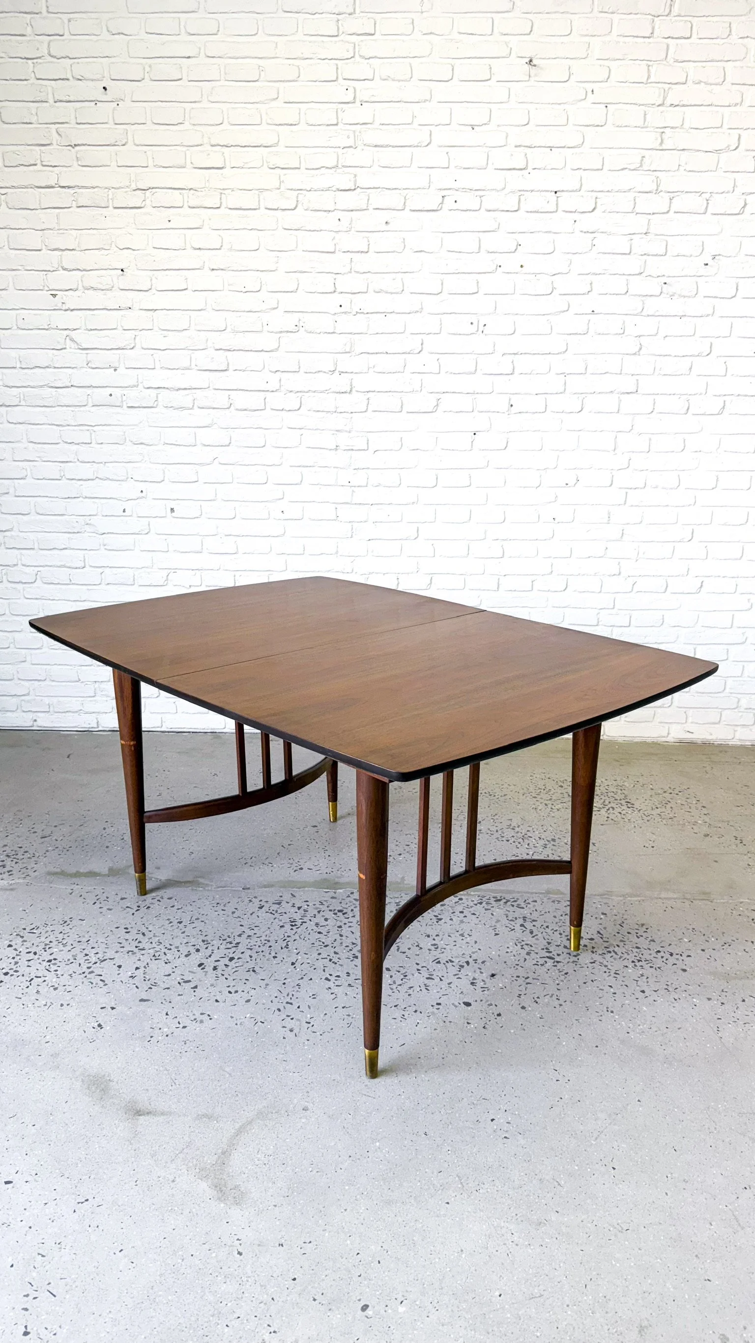 Walnut Dining Table with One Leaf5.JPG