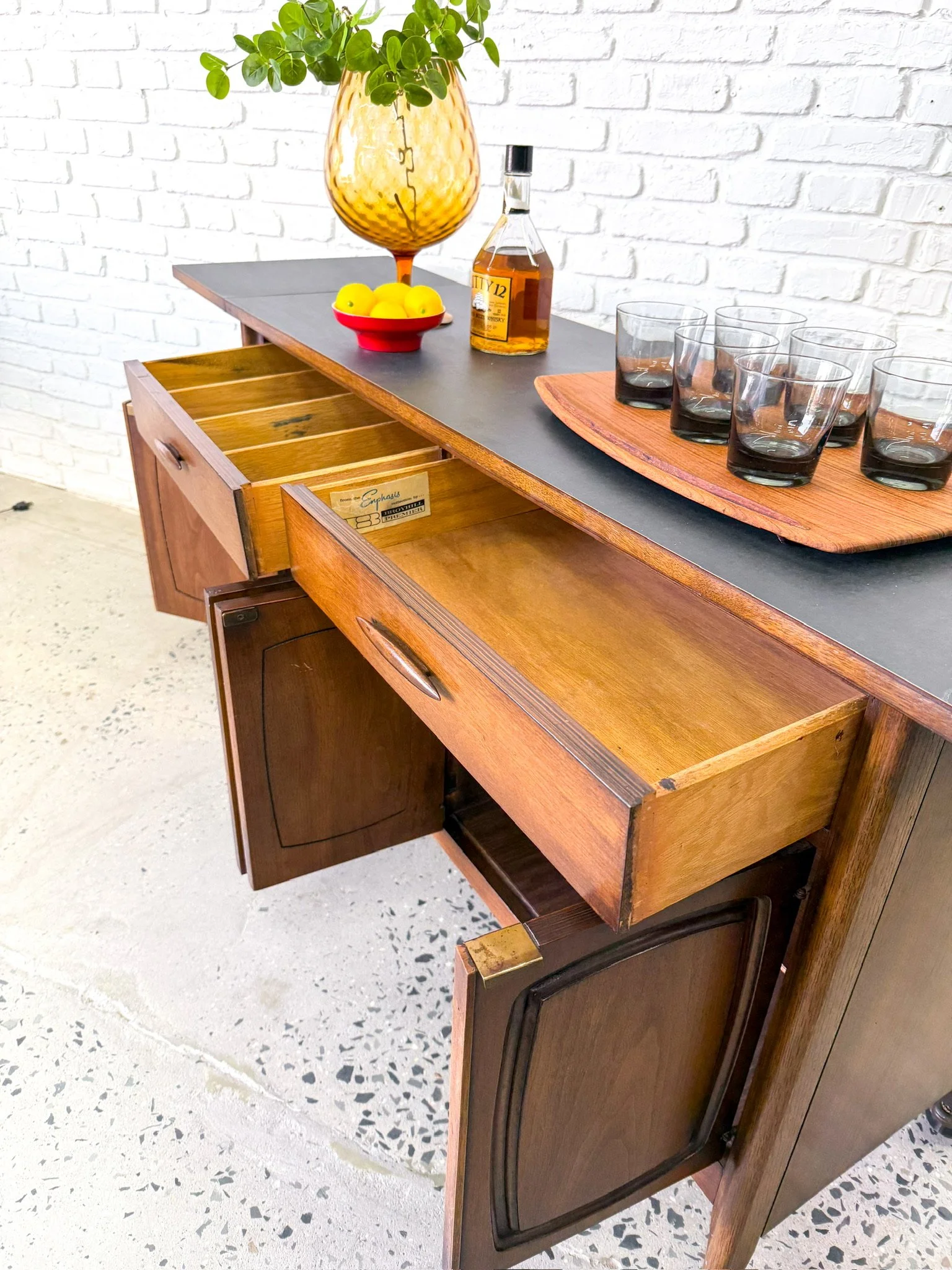 Broyhill Emphasis Bar Cart11.JPG