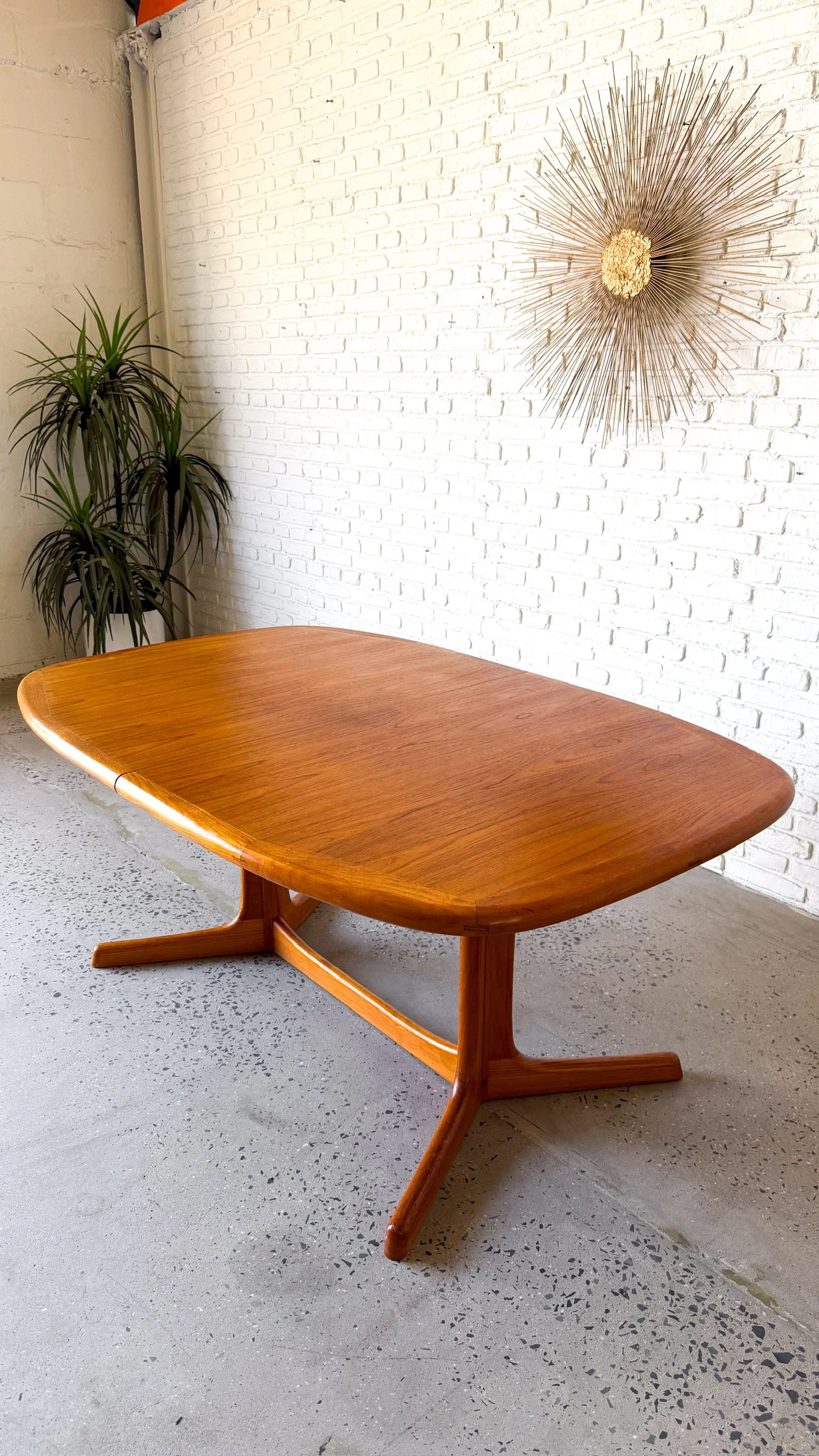 Teak dining table with 2 leaves by Dyrlund Denmark15.jpg