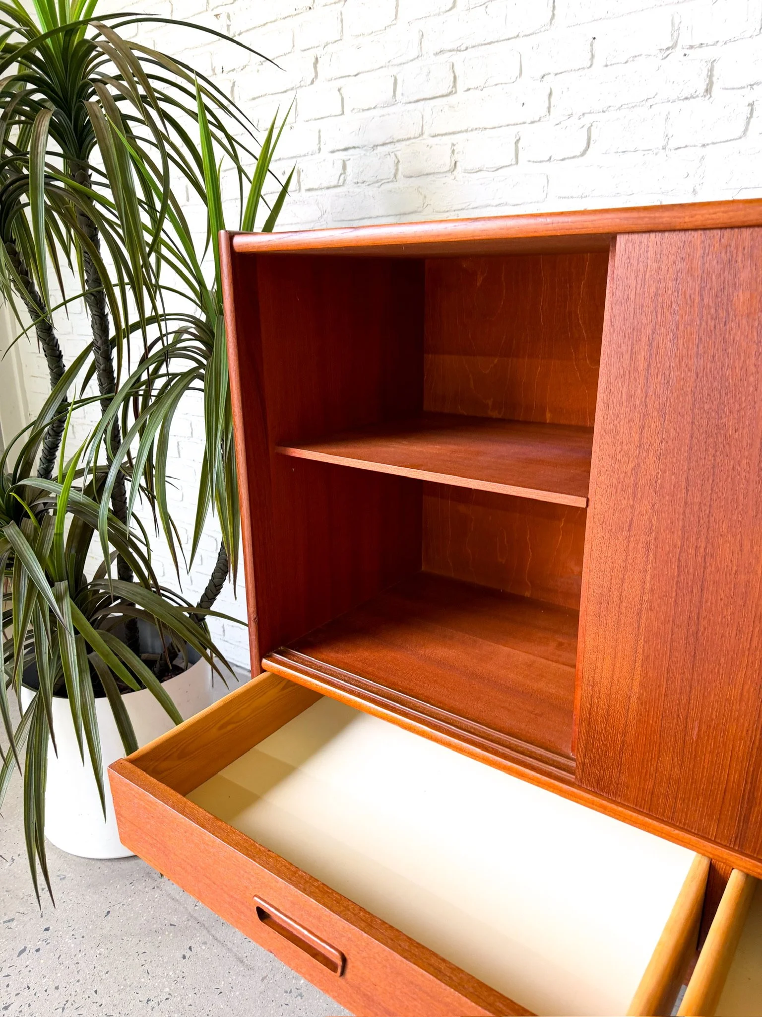 Danish Teak Highboard13.jpg
