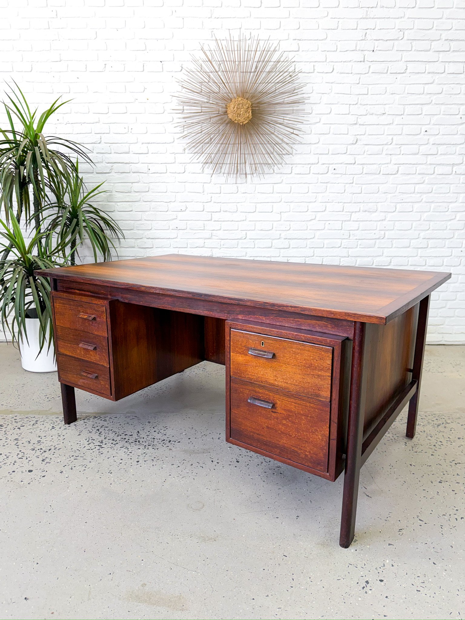 Rosewood Executive Desk2.jpg