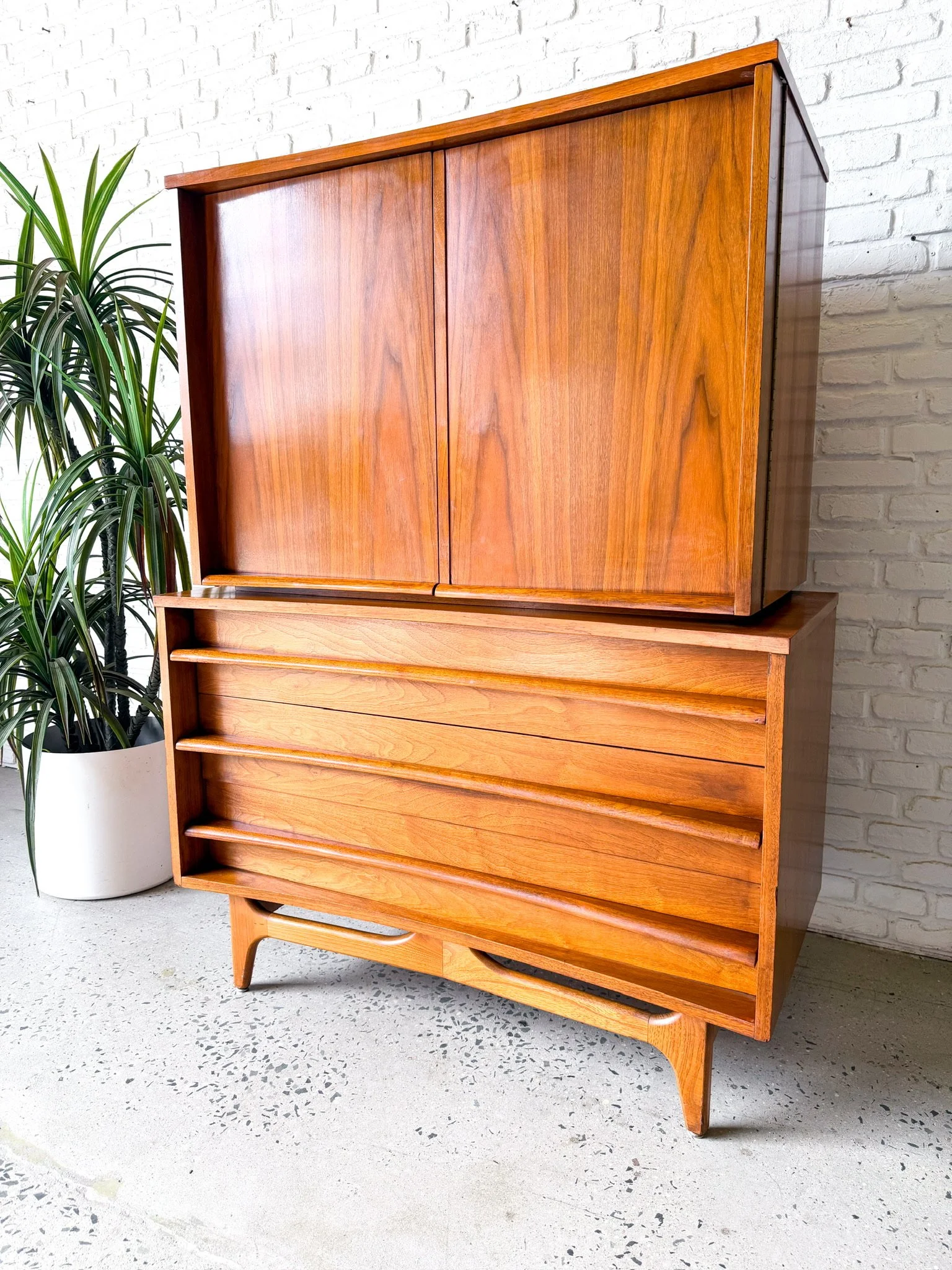 Young MFG Highboy Dresser3.jpg