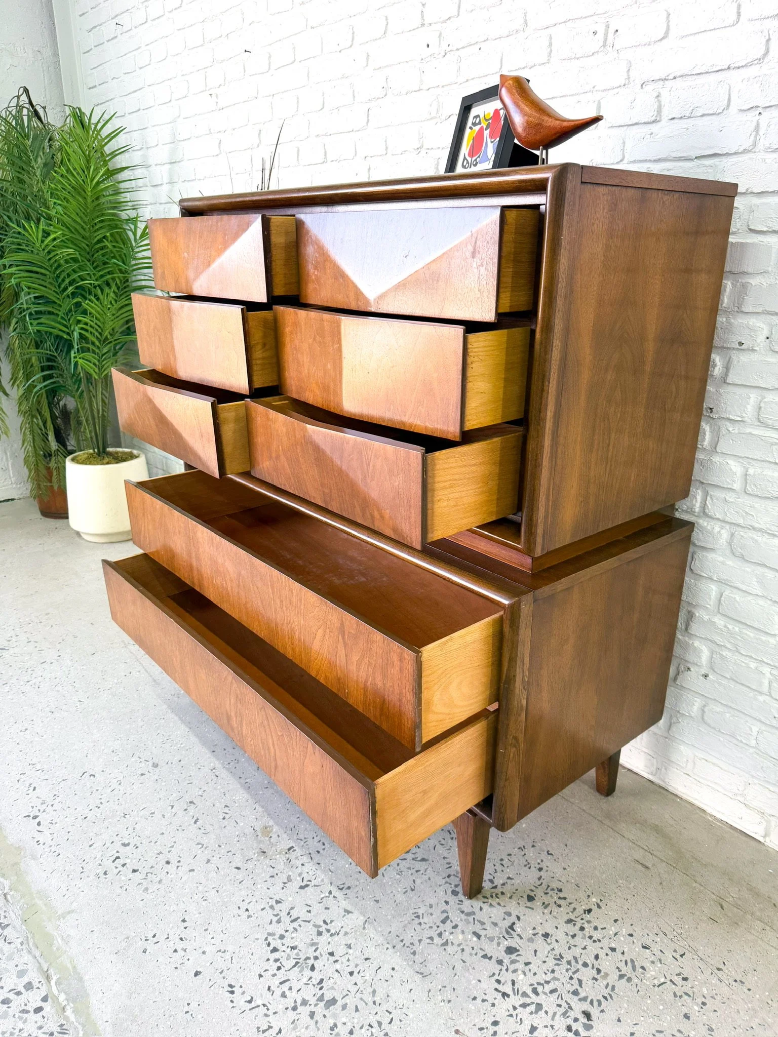 Diamond Front Bedroom Set6.JPG