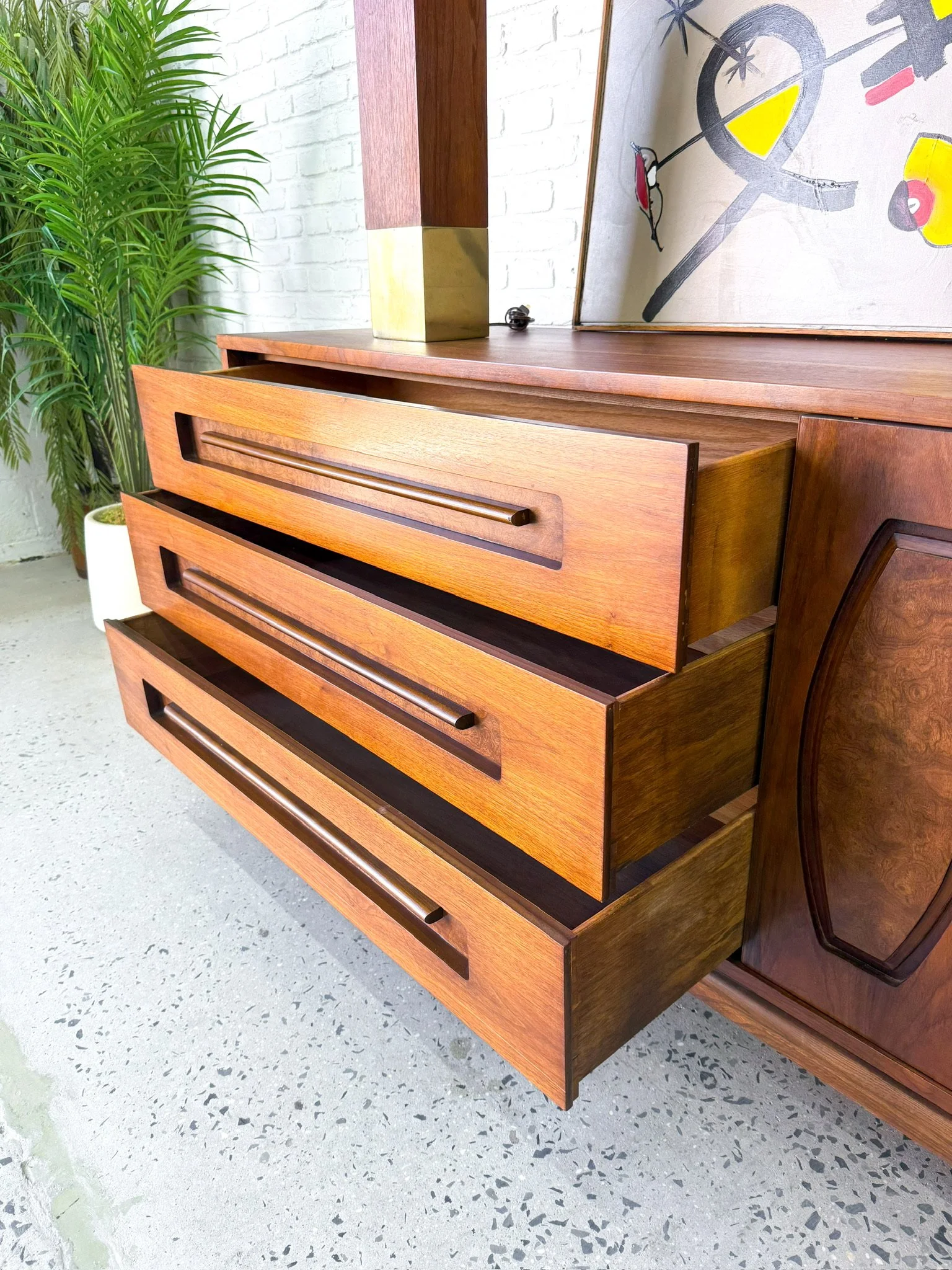 Young MFG Low Dresser11.JPG