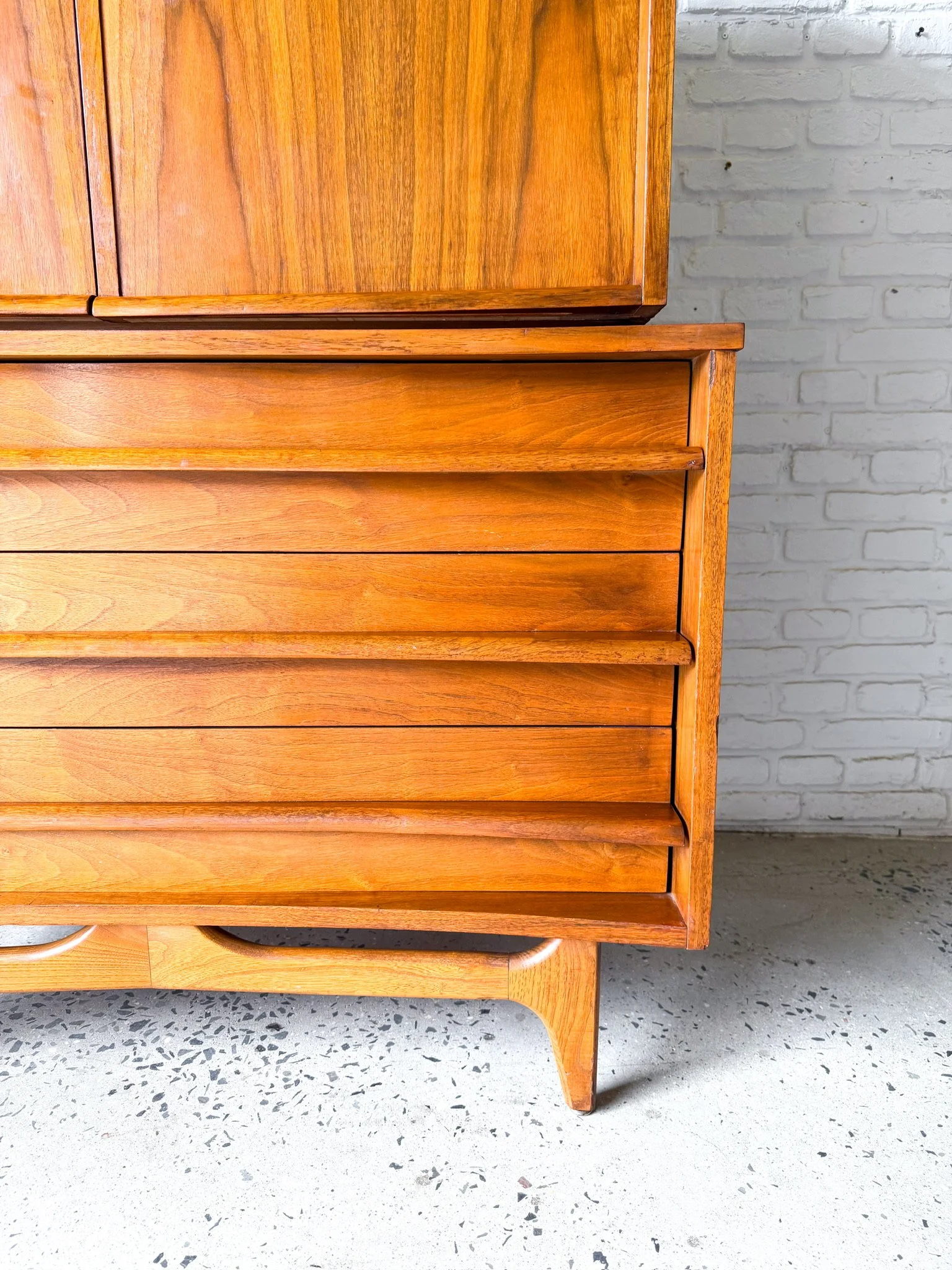 Young MFG Highboy Dresser9.jpg