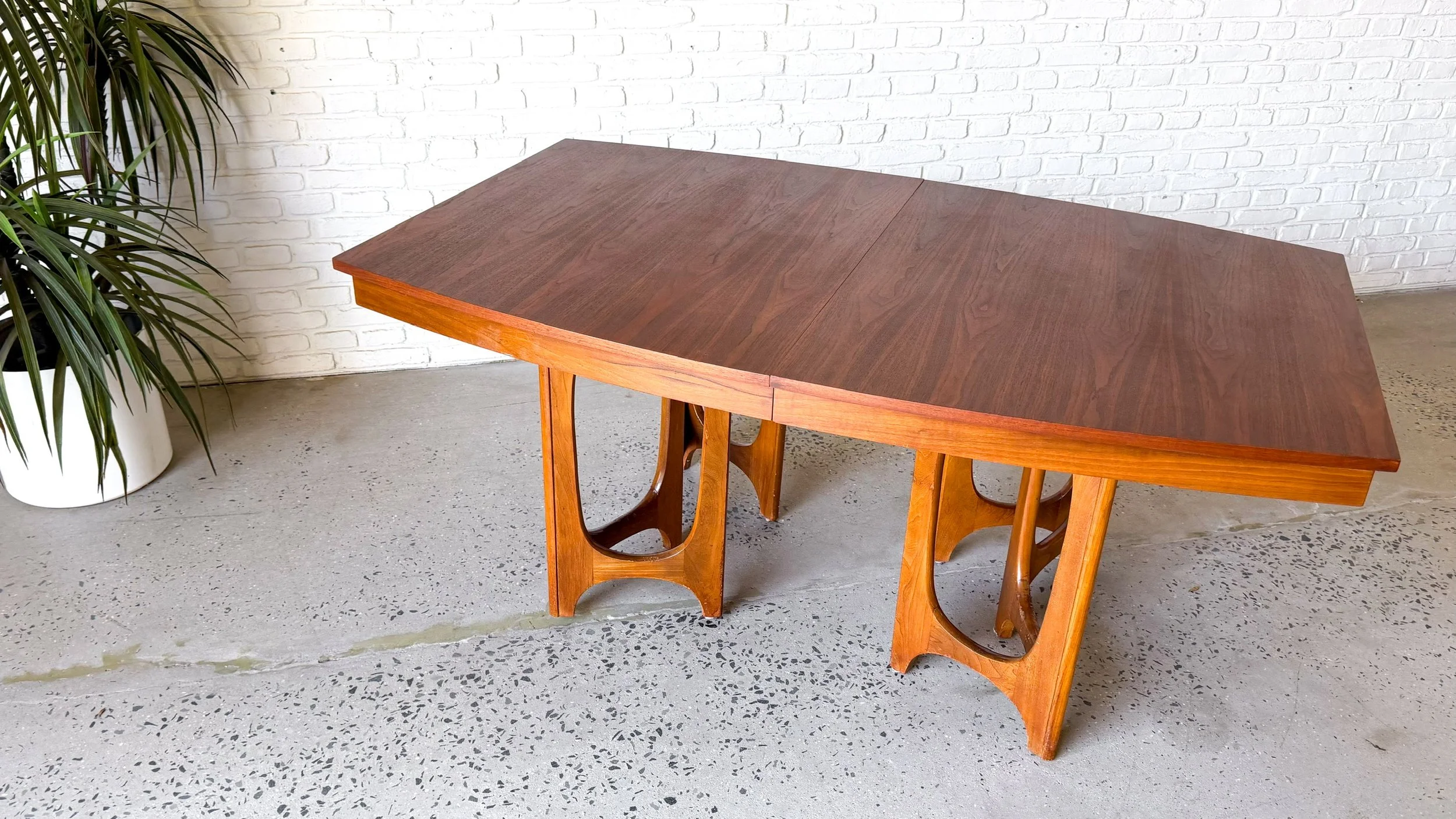 Mid Century Young MFG Dining Table with 2 leaves4.jpg