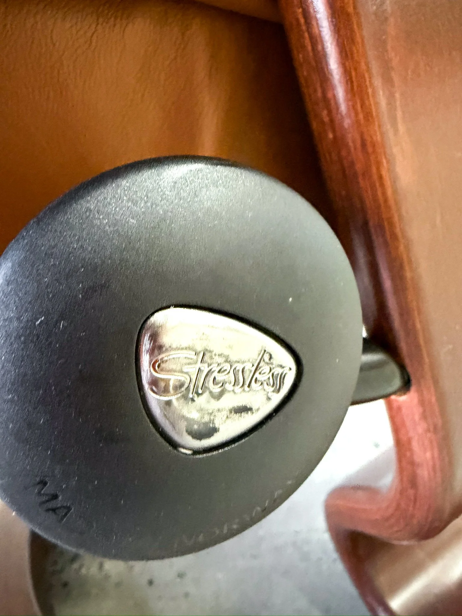 Ekornes Stressless Lounge Chair and Ottoman5.jpg