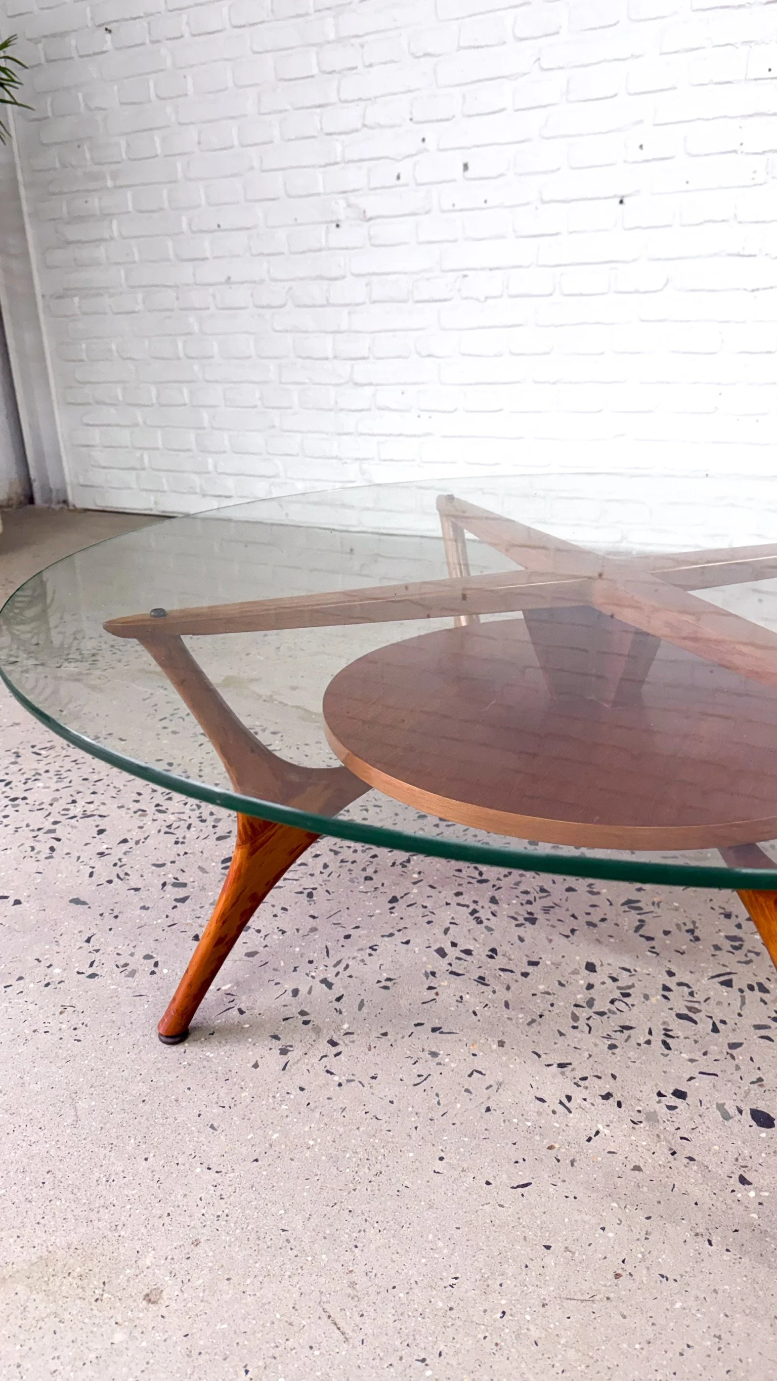 Scupted wood and glass mid century round coffee table6.jpg