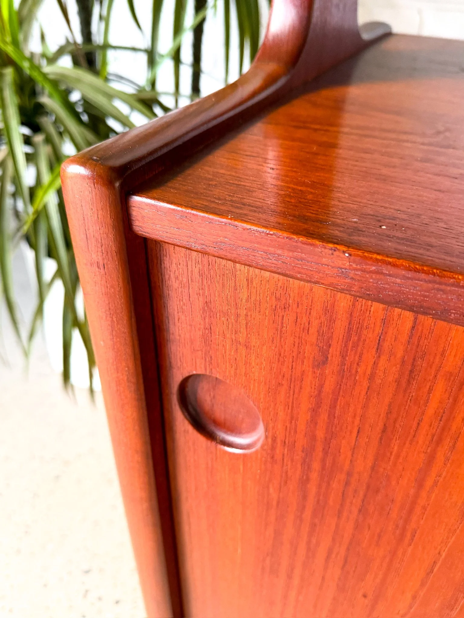 teak single piece hutch or room divider8.jpg