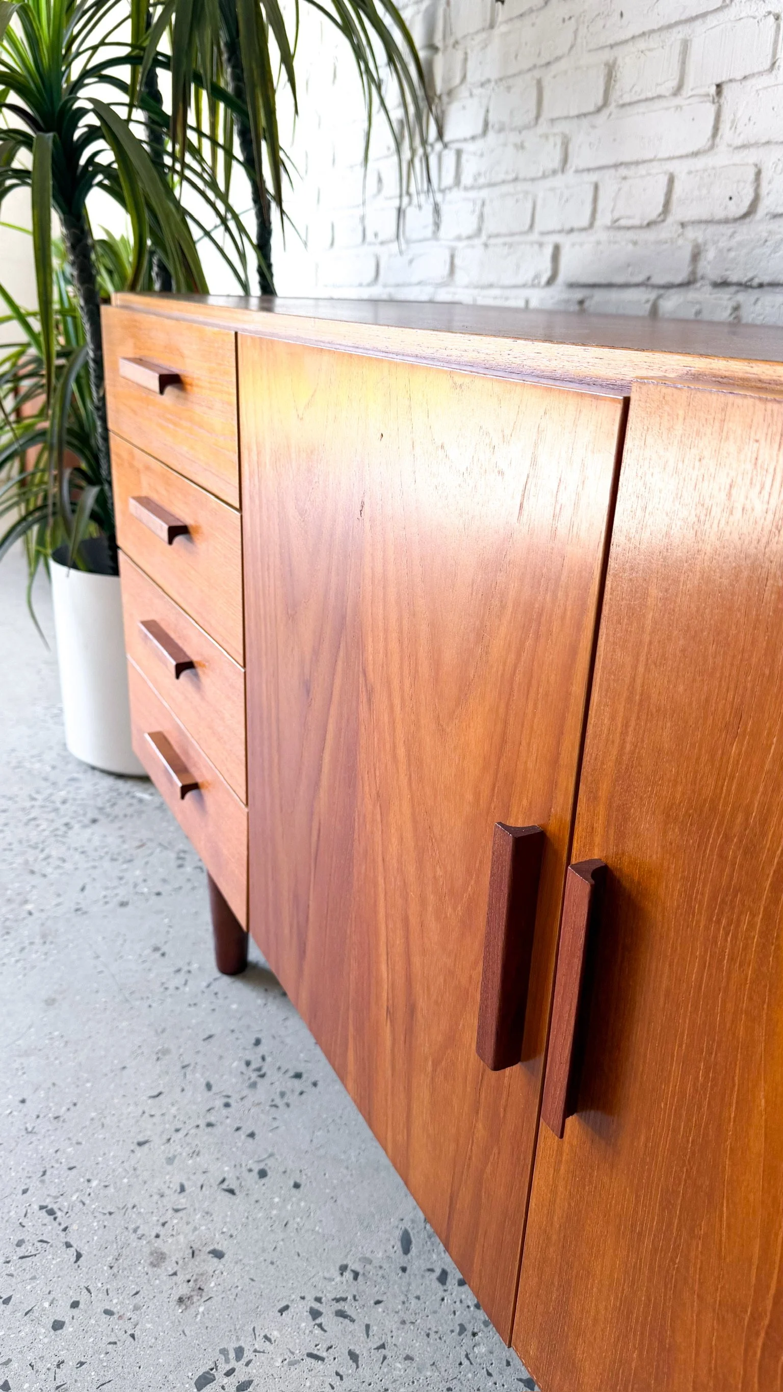 Danish Teak Credenza by Faarup Mobelfabrik11.jpg