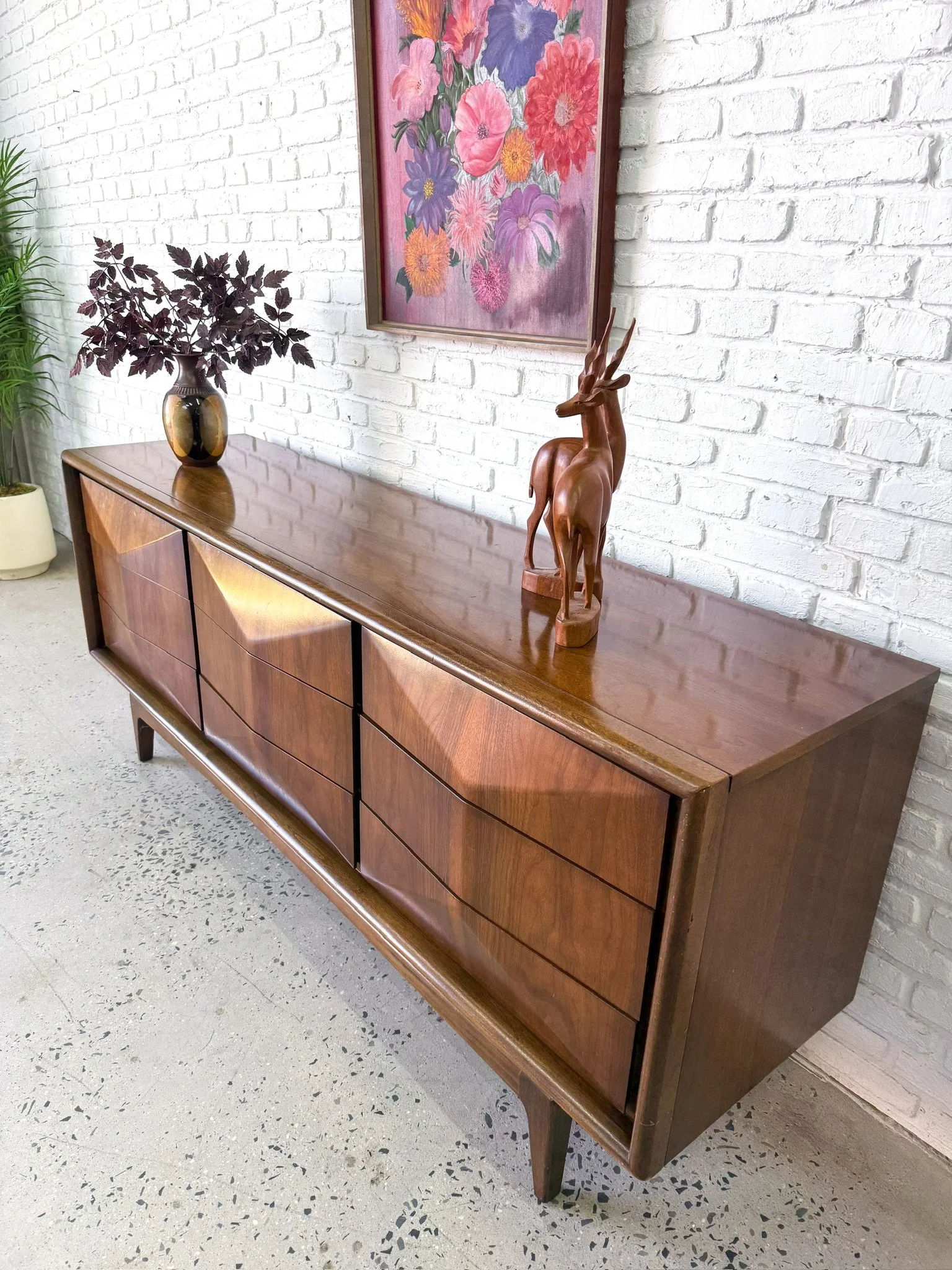 Diamond Front Bedroom Set4.JPG