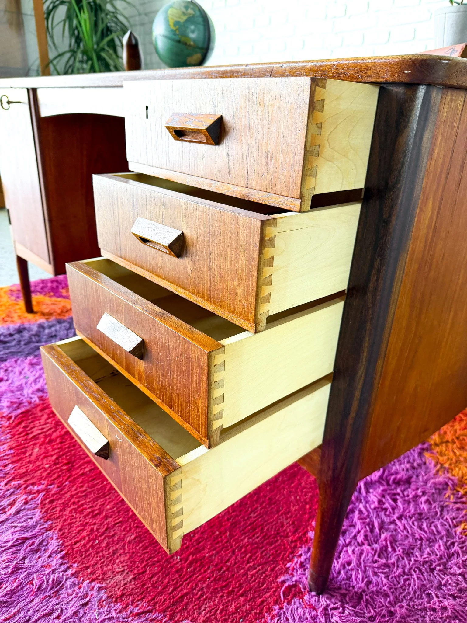 SVEND AAGE MADSEN STYLE DANISH TEAK DESK 1960S8.jpg