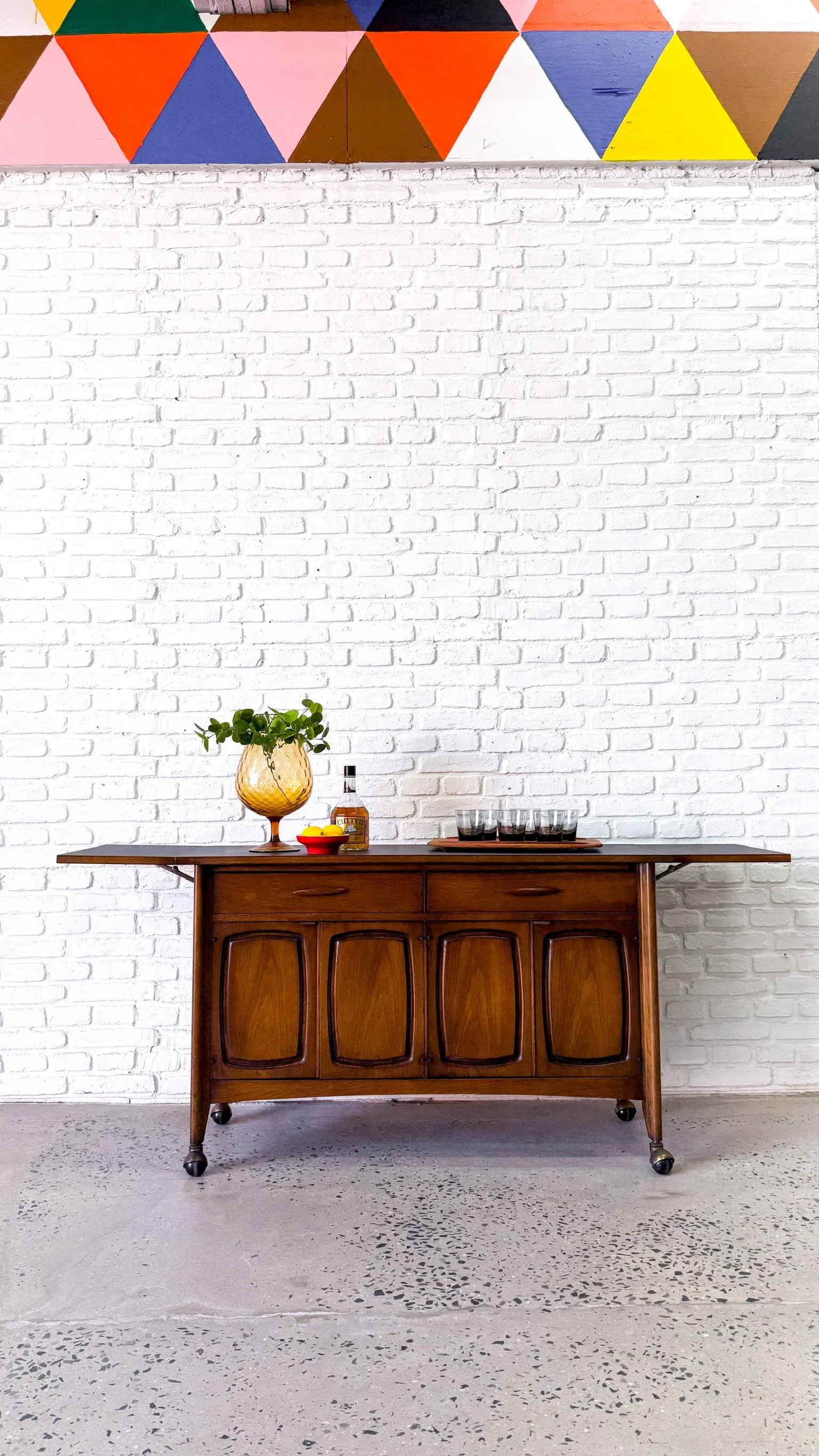 Broyhill Emphasis Bar Cart2.JPG