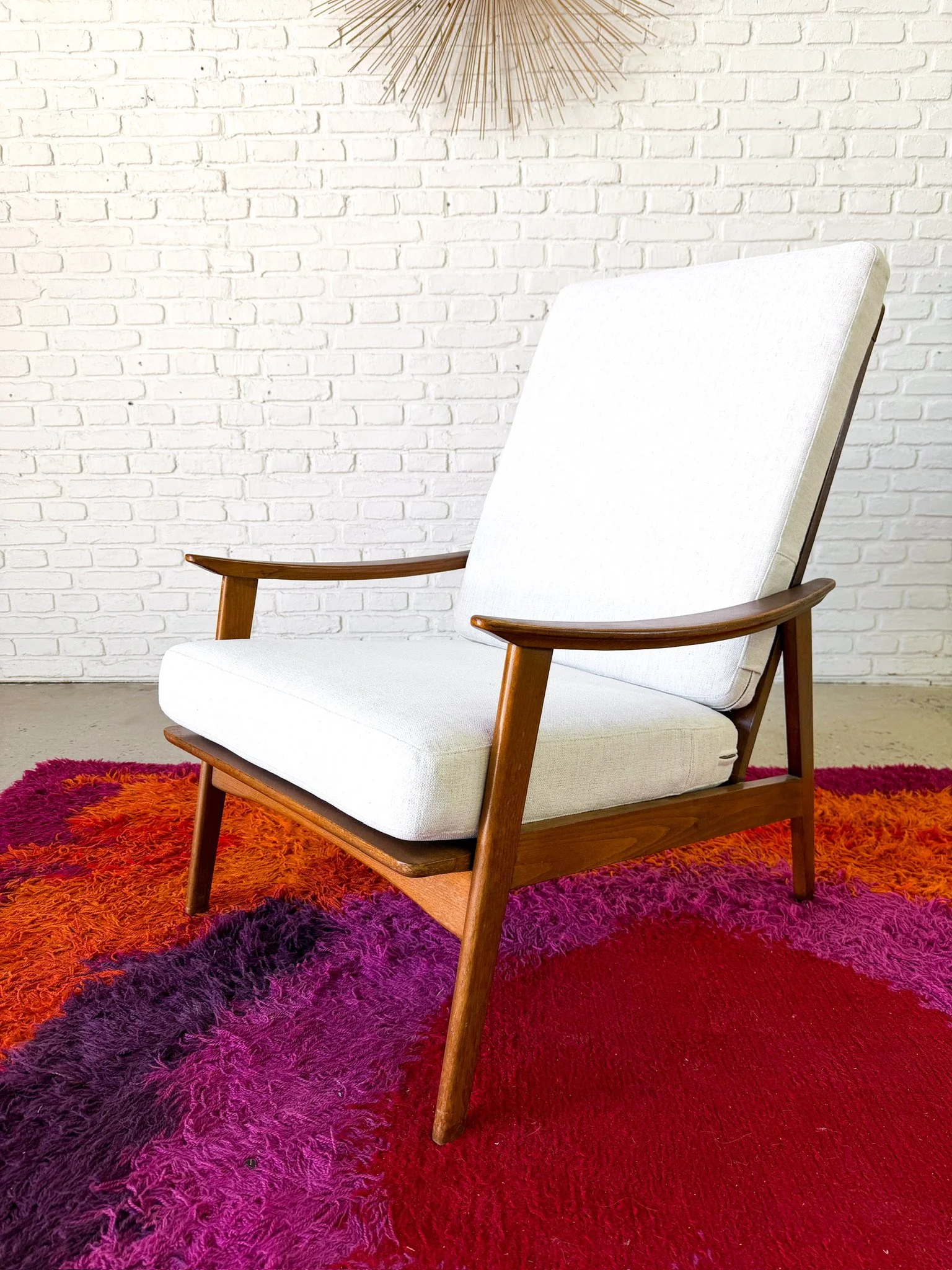 Mid Century Lounge Chair 11.jpg