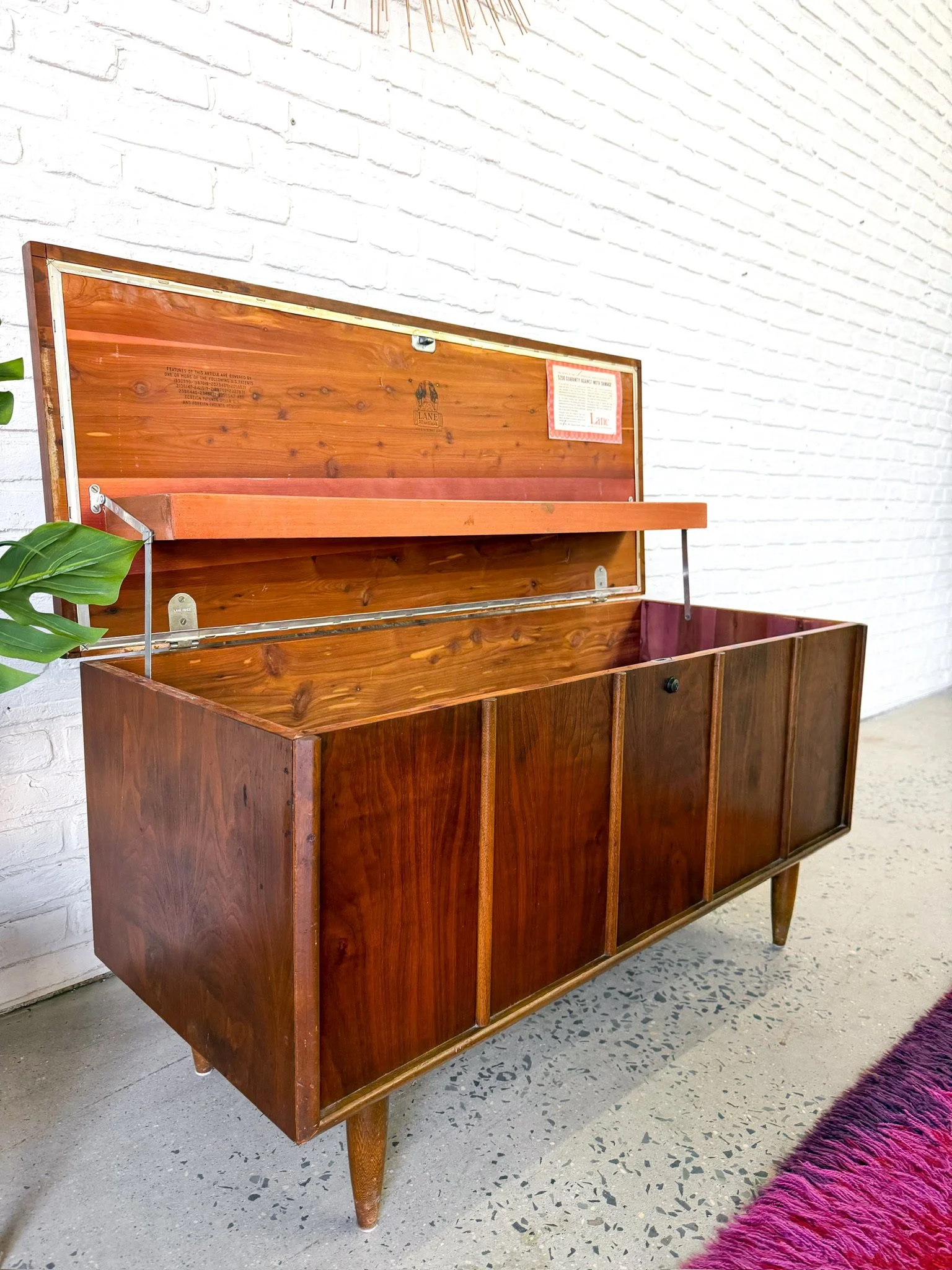 Lane Cedar Hope Chest11.jpg