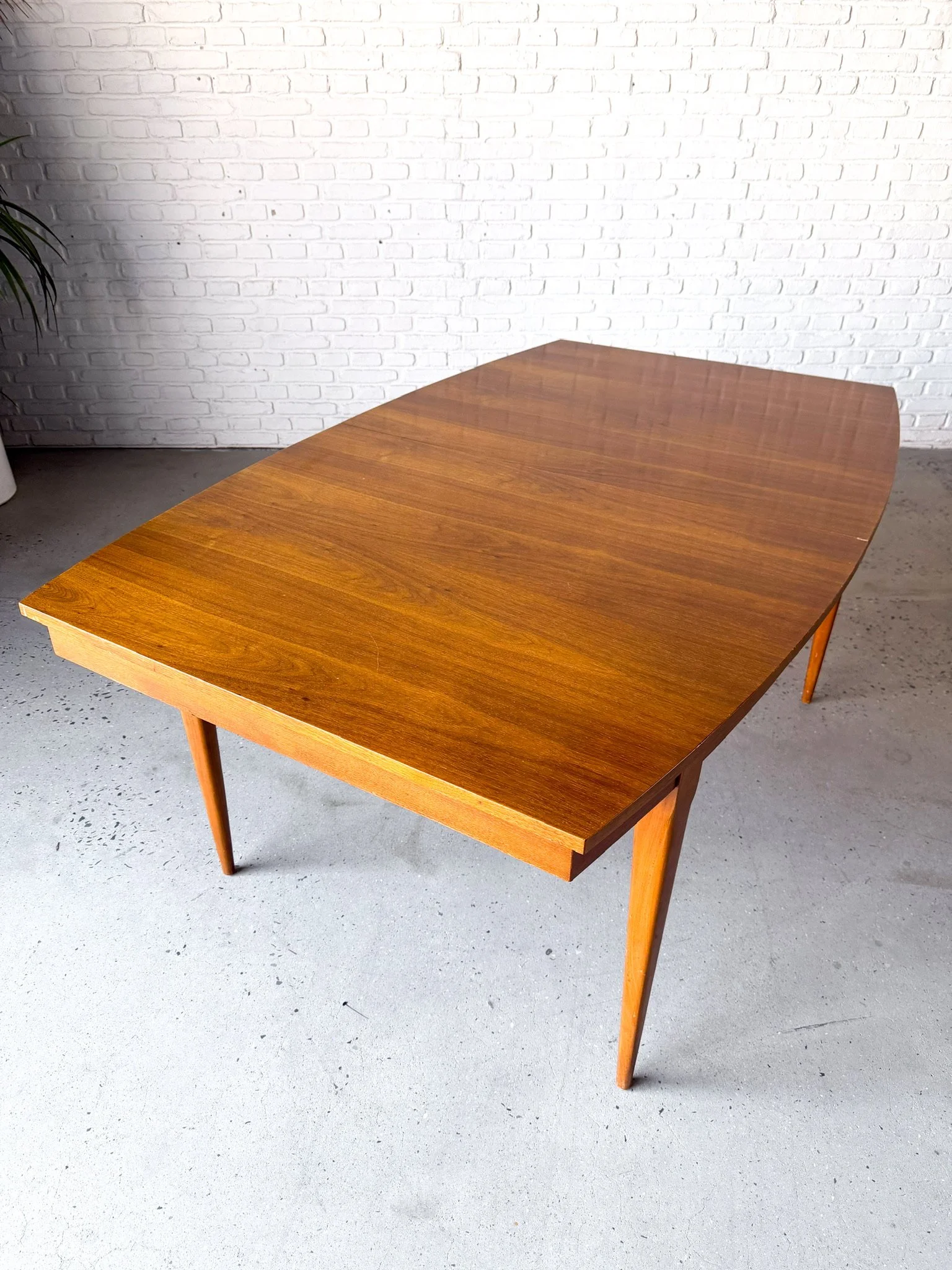 Young MFG Dining Table1.jpg