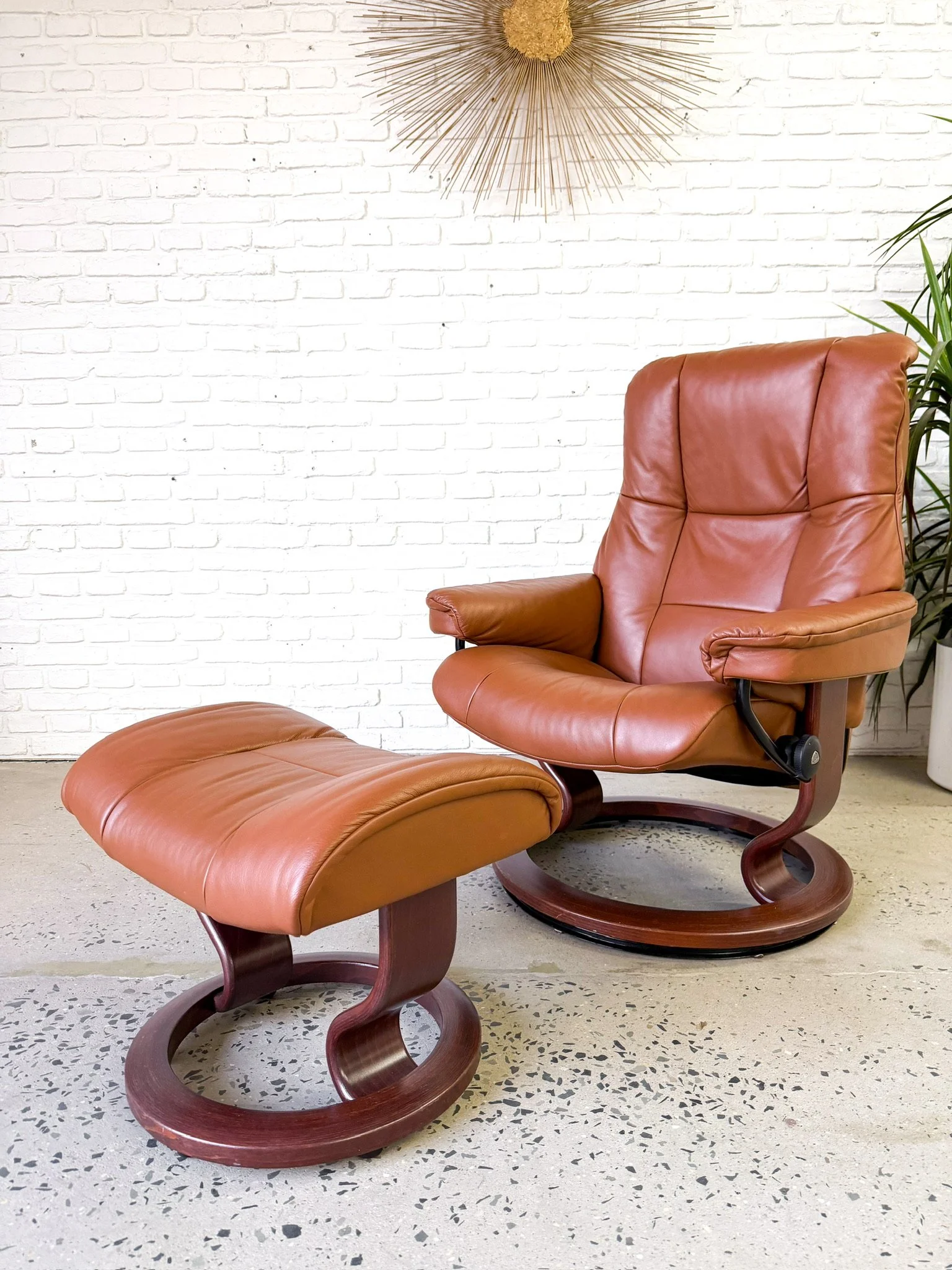 Ekornes Stressless Lounge Chair and Ottoman2.jpg