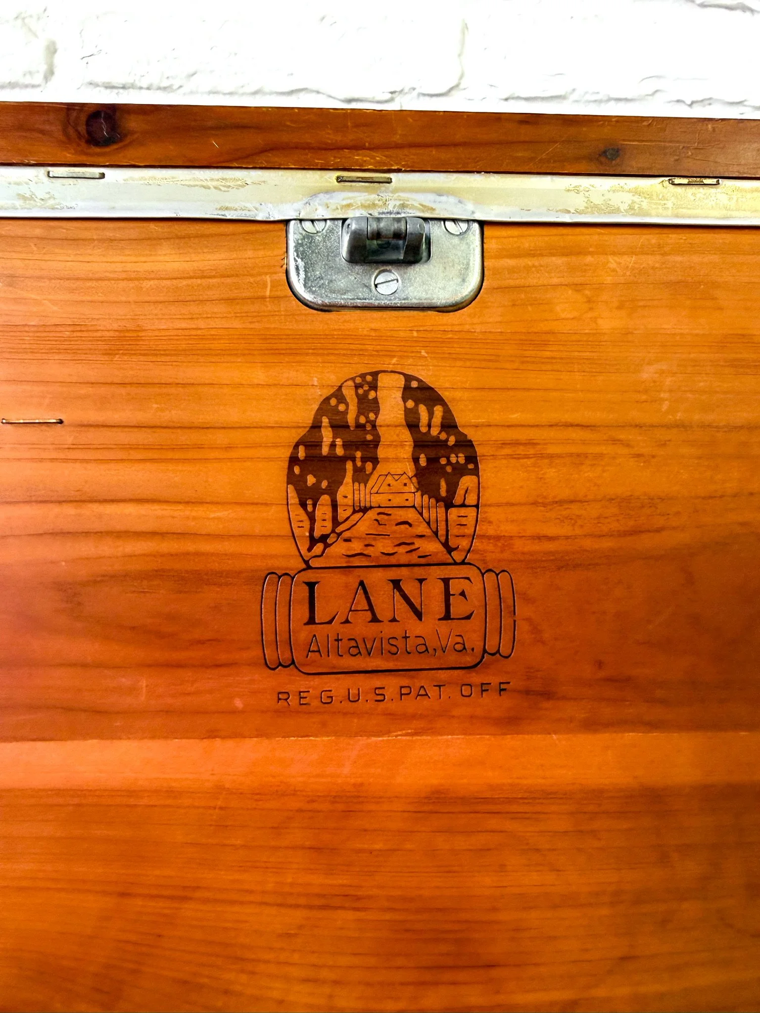 Lane Cedar Hope Chest6.jpg