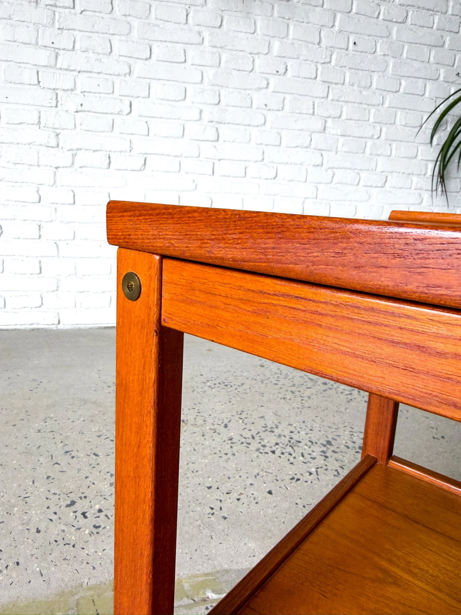 Removable Tray Top Side Table8.jpg