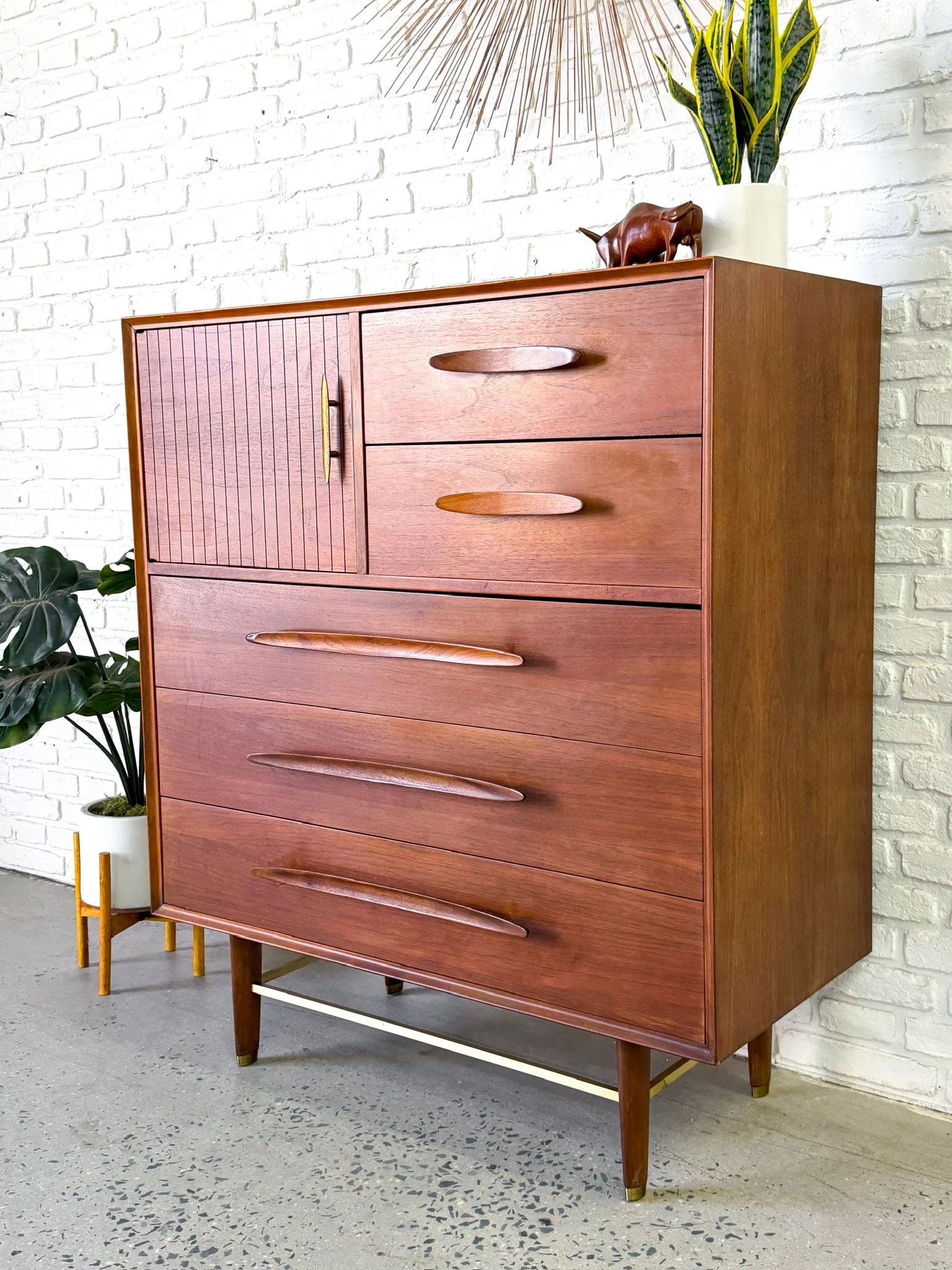 1960s Mid Century Modern Walnut Highboy Dresser3.jpg