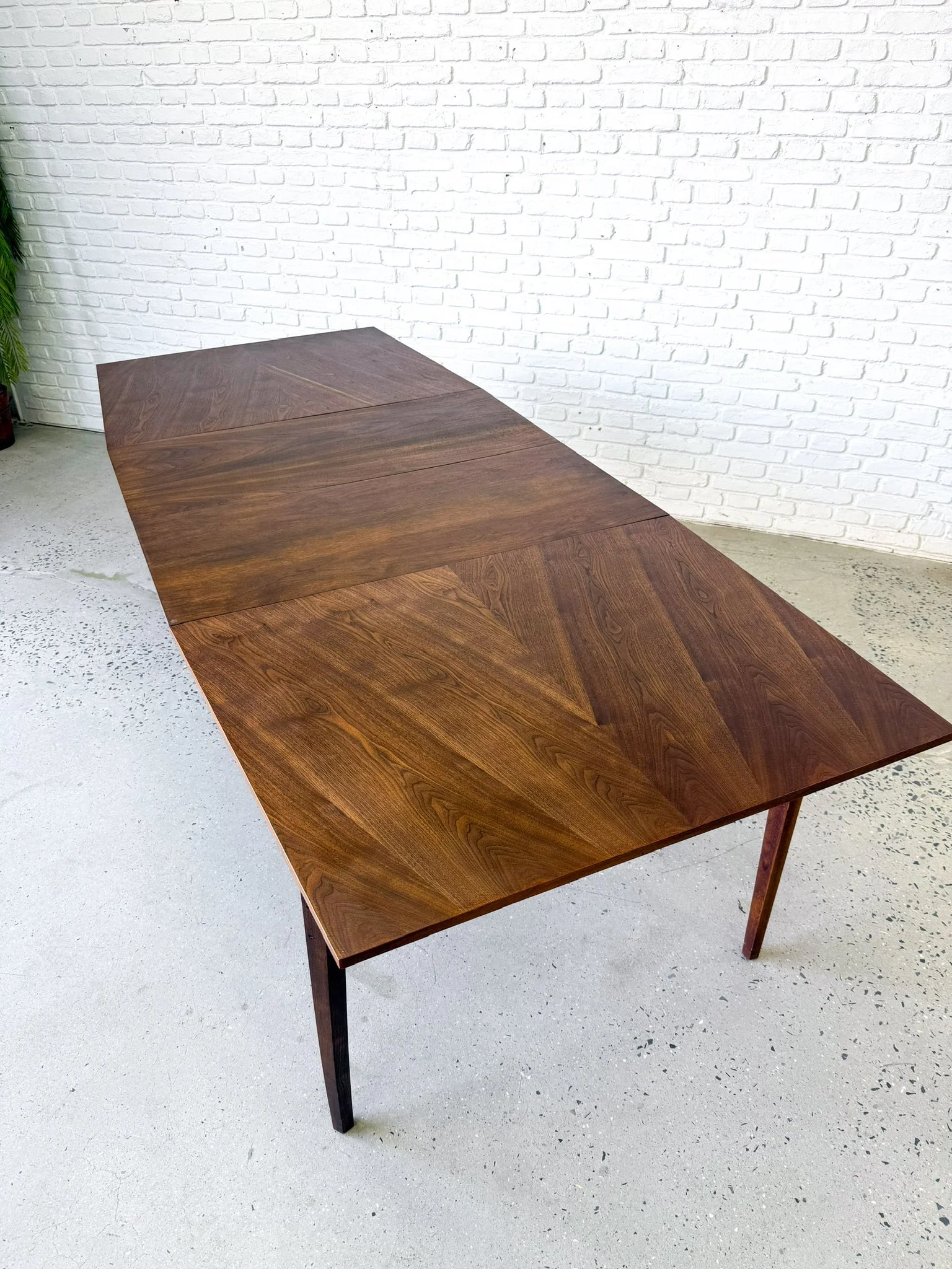 American of Martinsville Dining Table with two leaves9.JPG