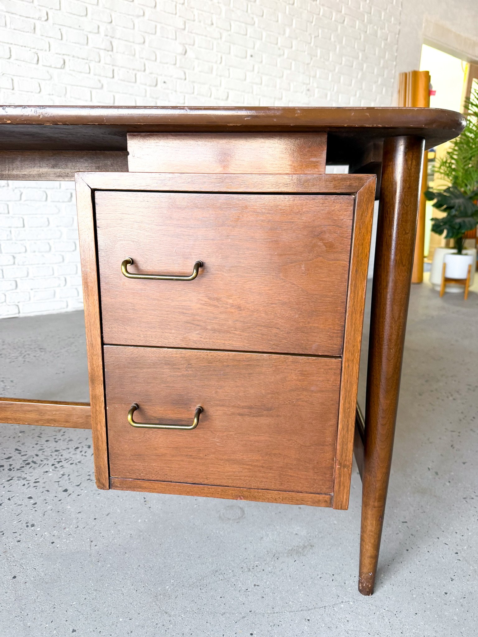 Drexel Dania Small Desk10.jpg