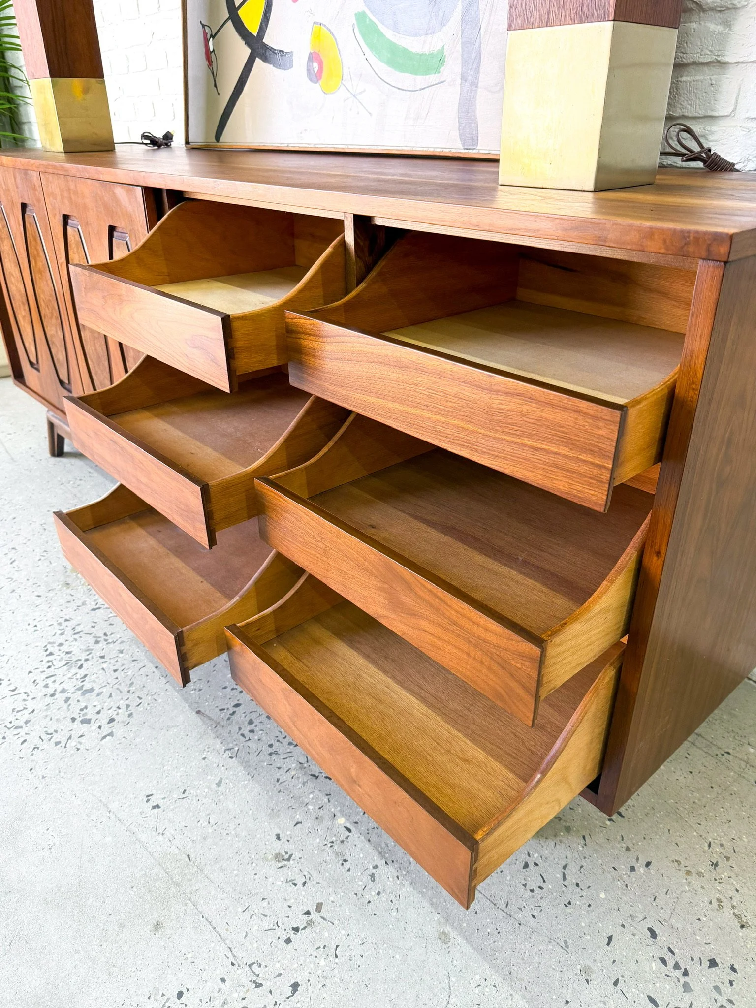 Young MFG Low Dresser8.JPG