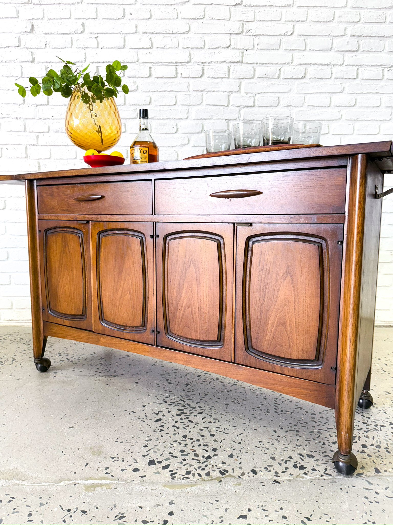 Broyhill Emphasis Bar Cart5.JPG