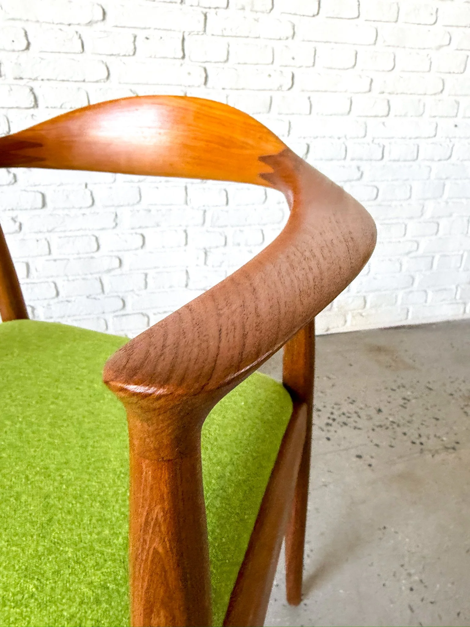 Rare pair of restored hans wagner JH503 chairs9.jpg