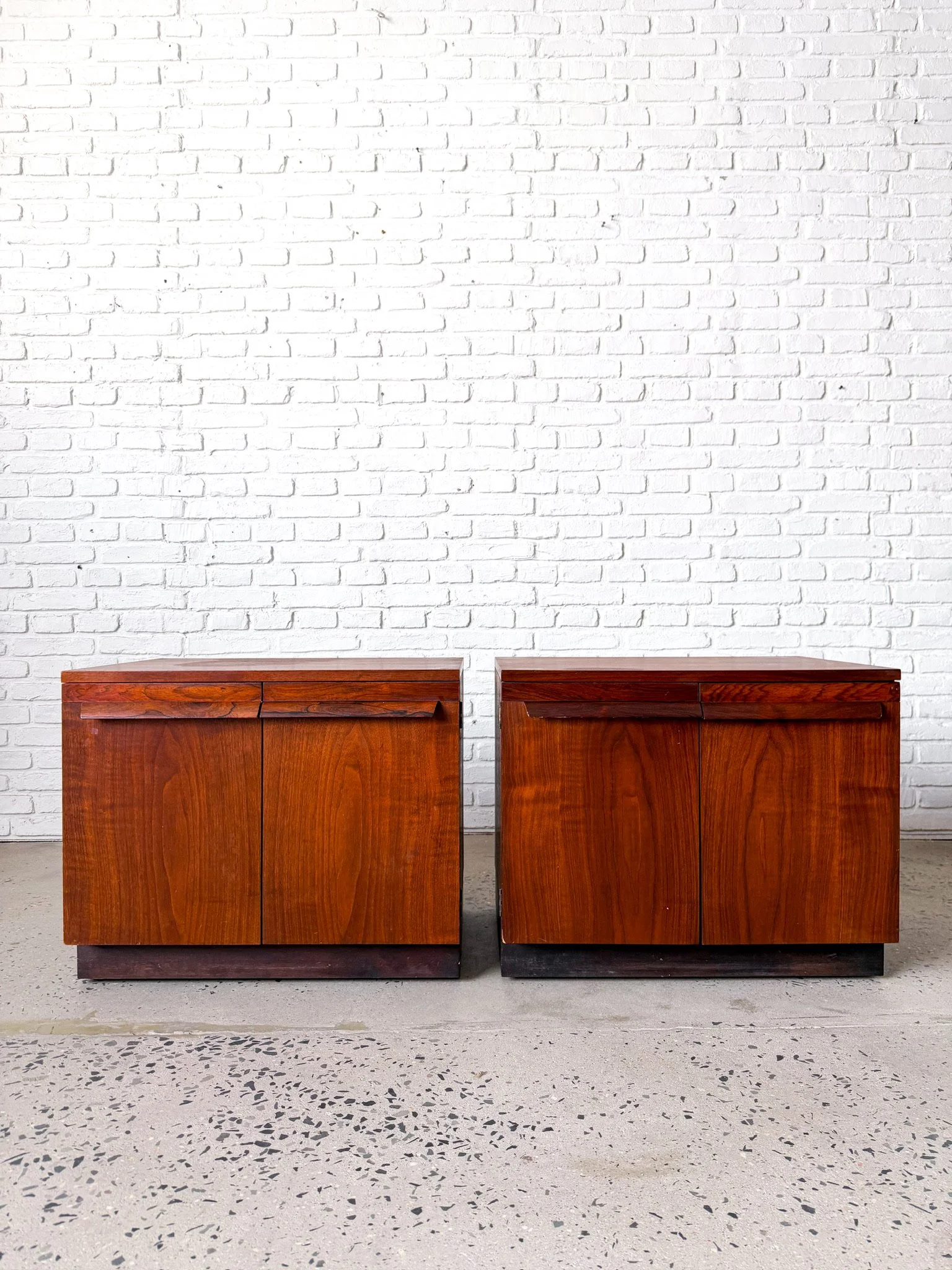 Walnut and Rosewood Nightstands Pair6.jpg