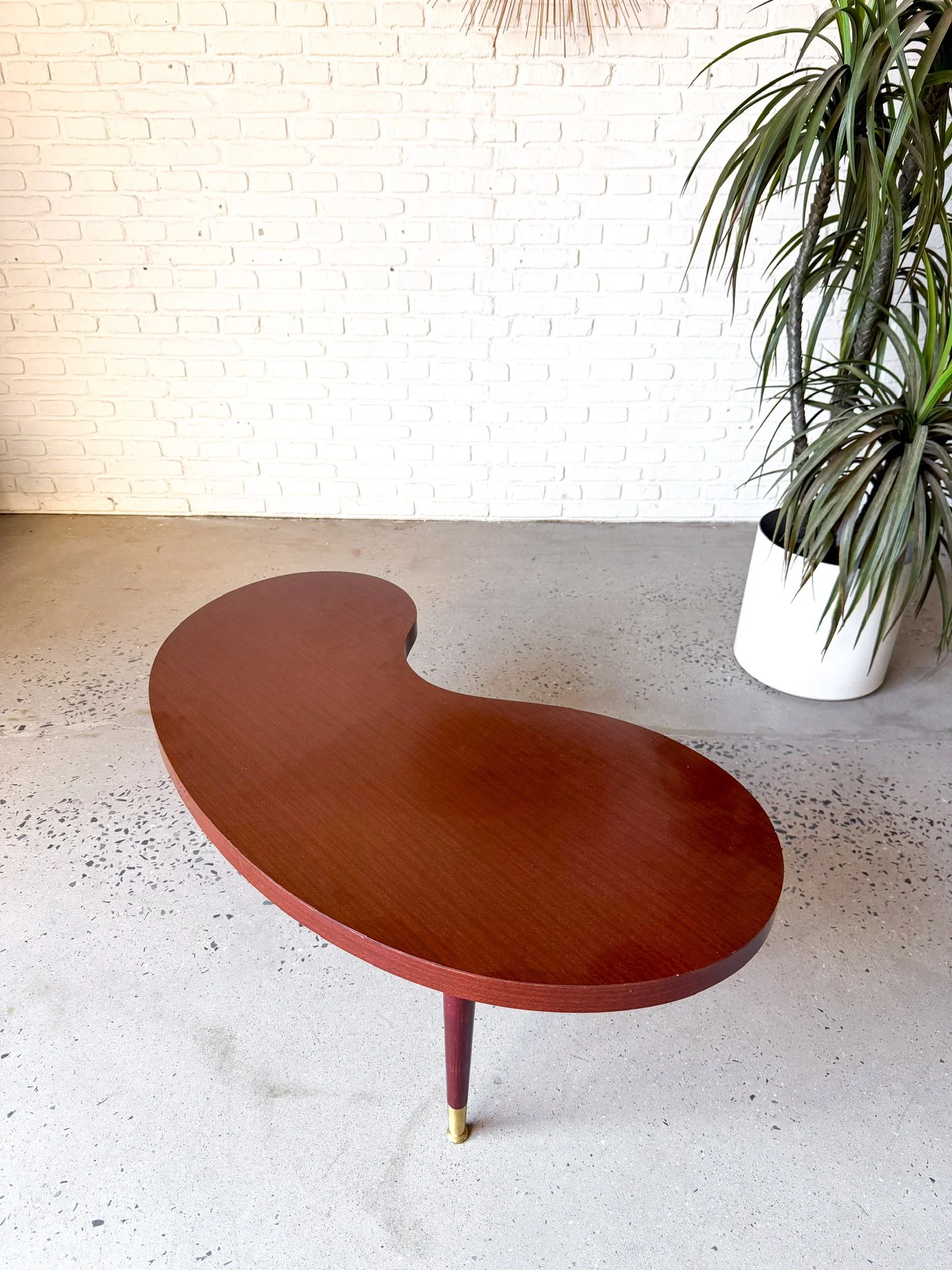 1950s laminate kidney shaped coffee table1.jpg