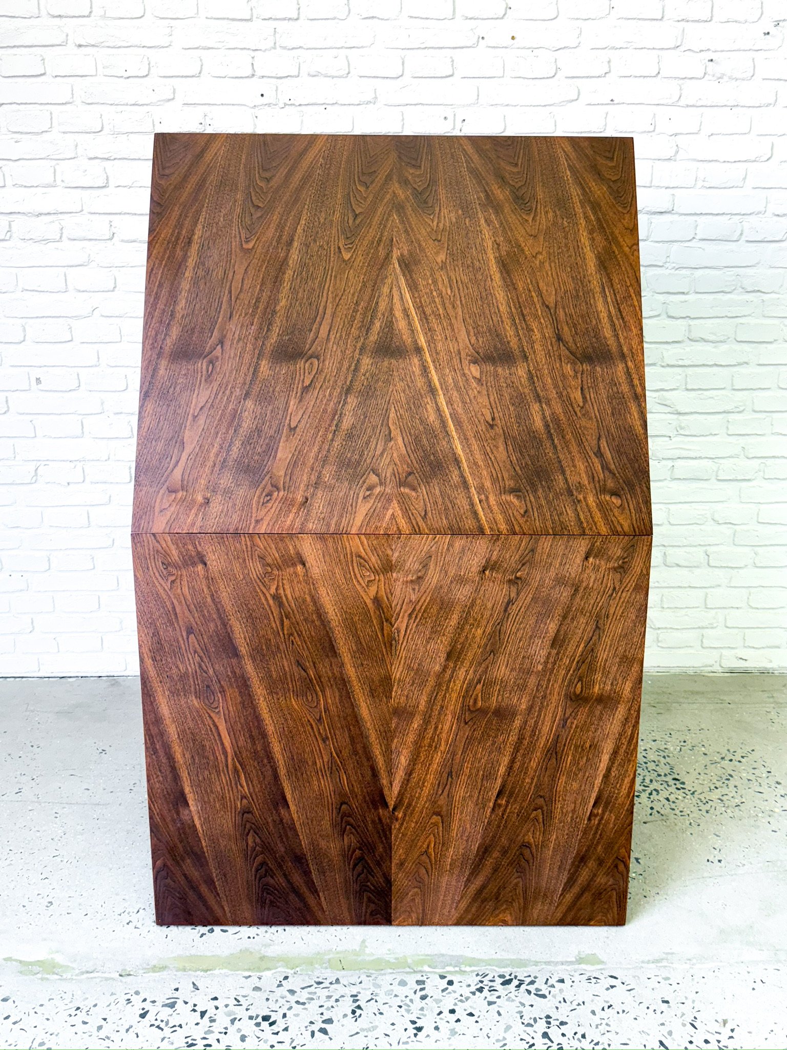 American of Martinsville Dining Table with two leaves12.JPG