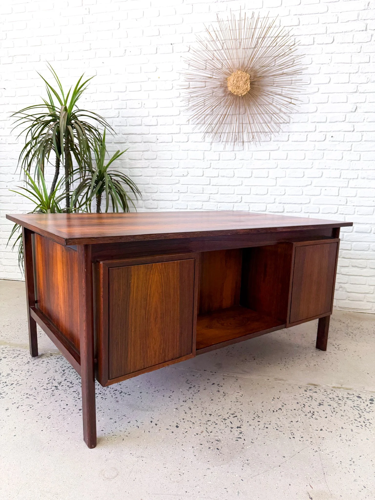 Rosewood Executive Desk18.jpg