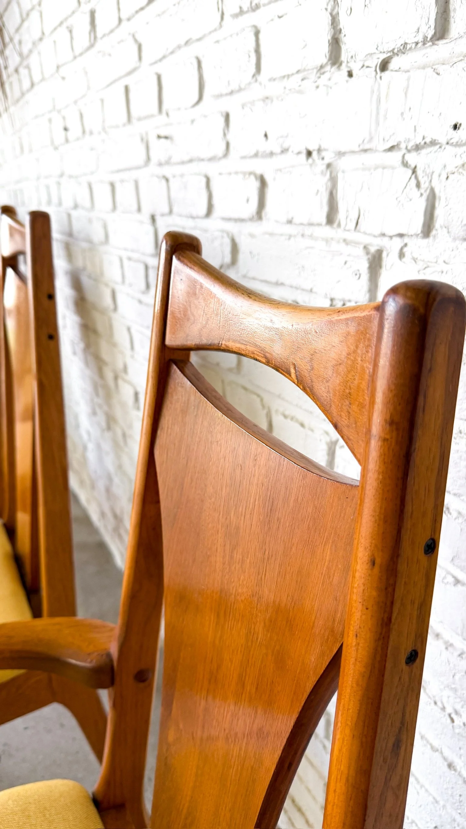 Young Manufacturing Dining Chairs Set of Six with New Upholstery6.jpg